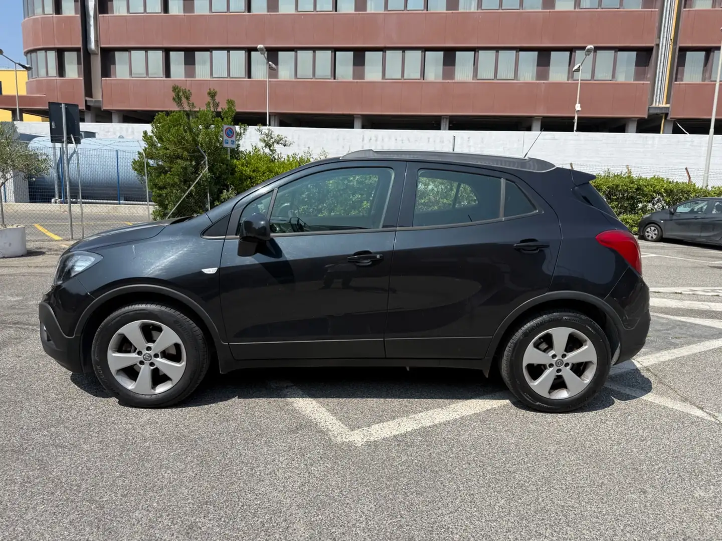 Opel Mokka X 1.6 CDTI Ecotec 136CV 4x2 Start&Stop Vision Noir - 2