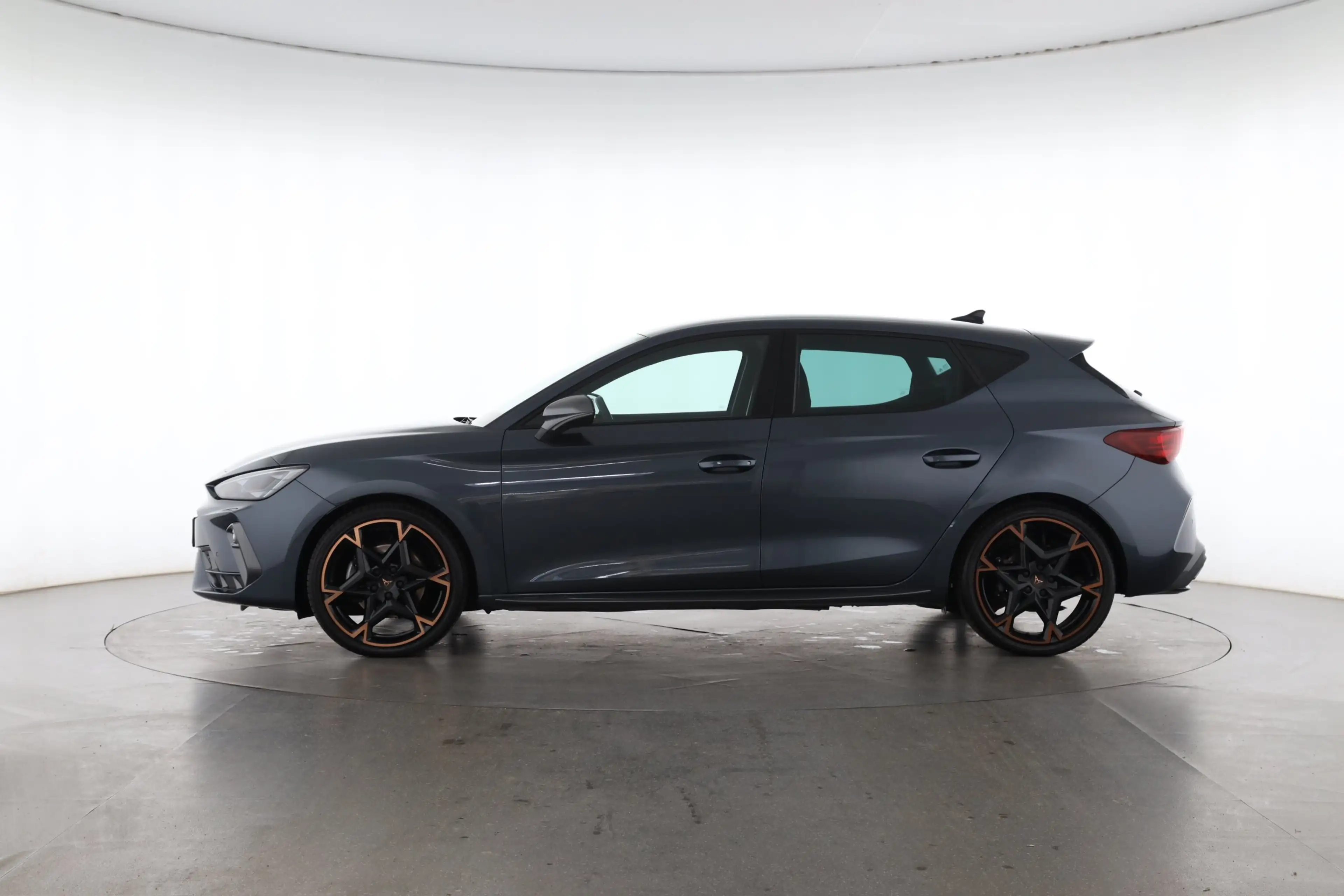 CUPRA Leon 1.5 eTSI DSG | NAVI | LED | ACC | SITZH. | — photo 3