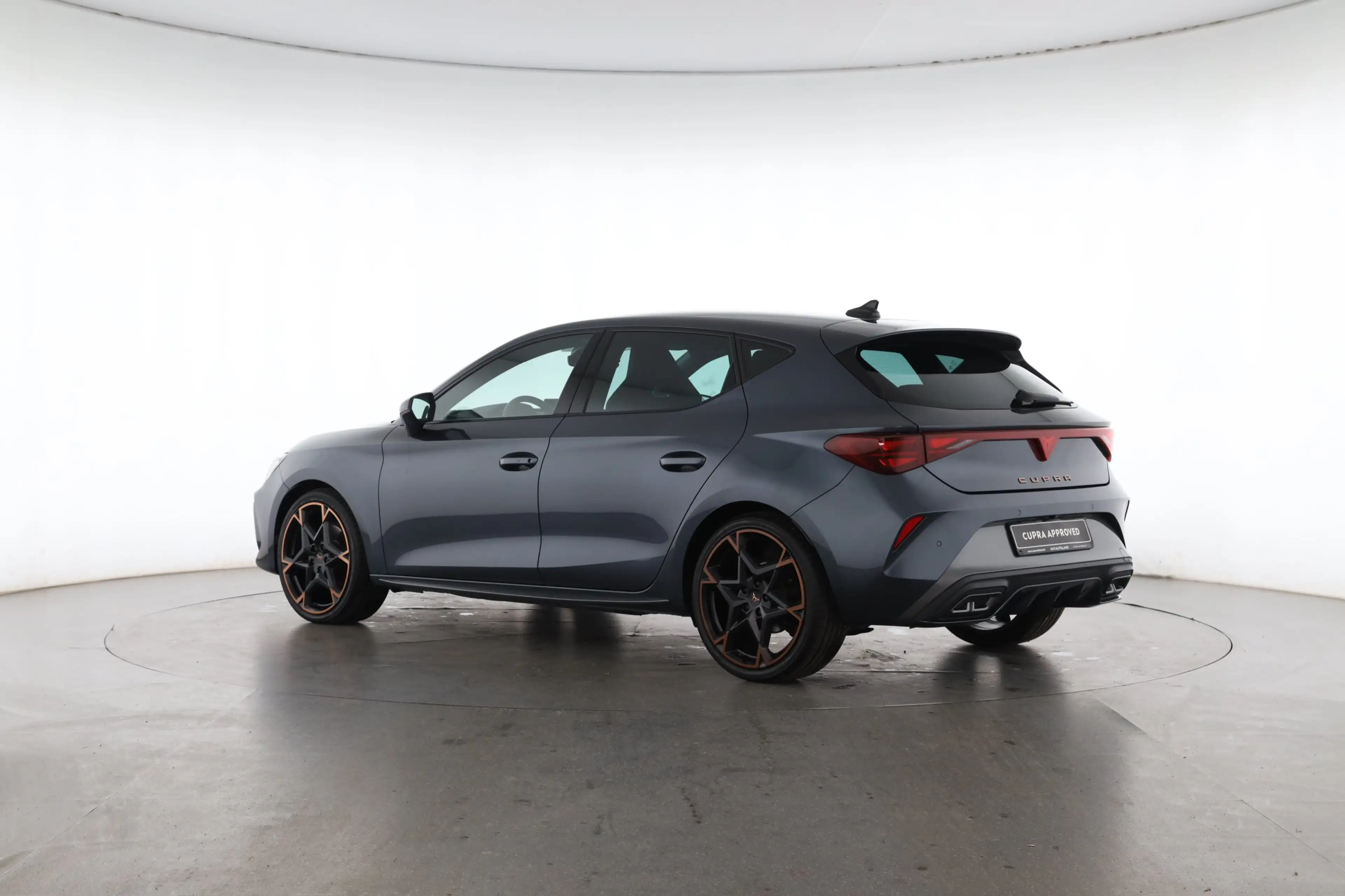CUPRA Leon 1.5 eTSI DSG | NAVI | LED | ACC | SITZH. | — photo 4