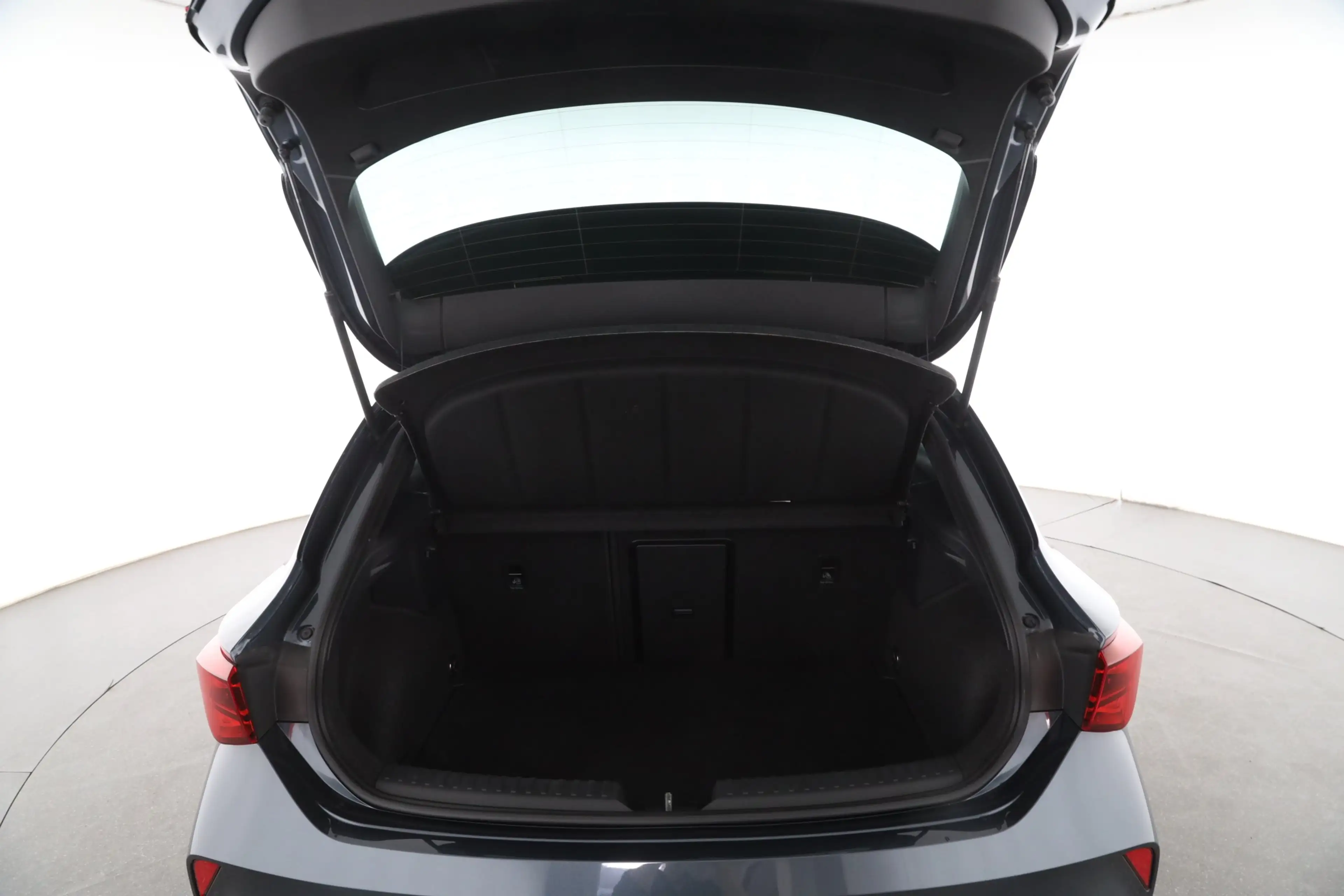 CUPRA Leon 1.5 eTSI DSG | NAVI | LED | ACC | SITZH. | — photo 10