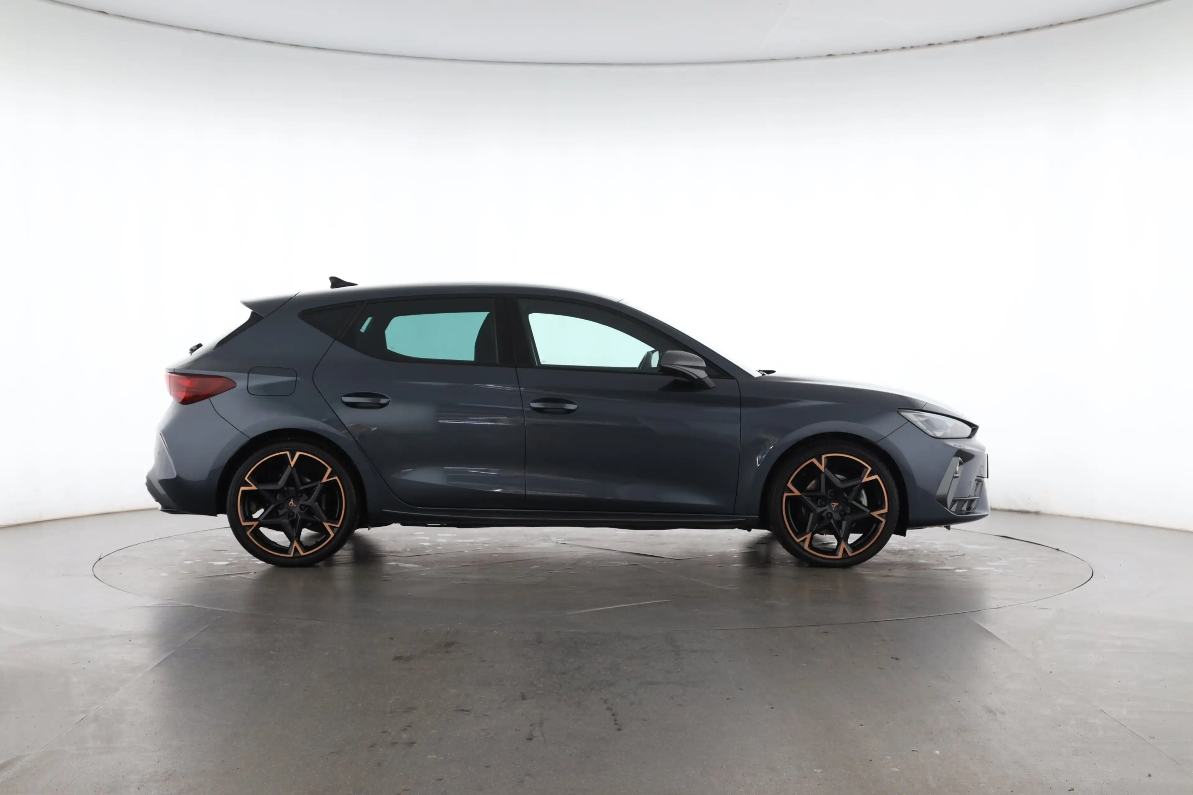 CUPRA Leon 1.5 eTSI DSG | NAVI | LED | ACC | SITZH. | — photo 7