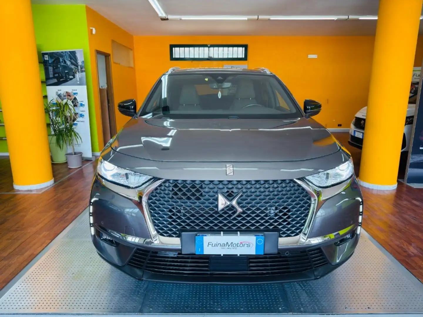 DS Automobiles DS 7 Crossback BlueHDi 130 aut. Crossback Business Grijs - 2