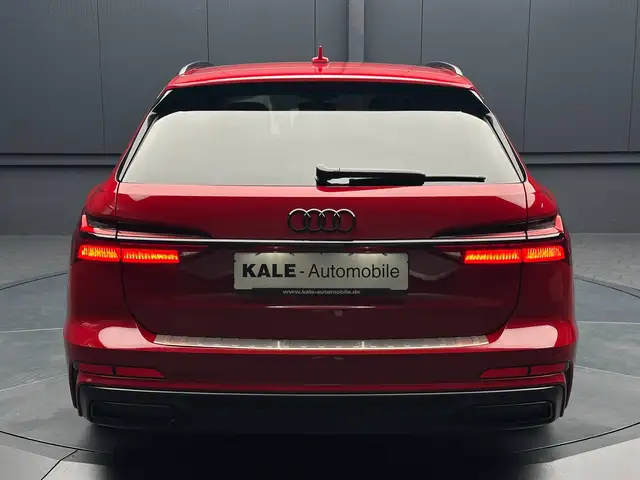 Audi A6 Avant view 4
