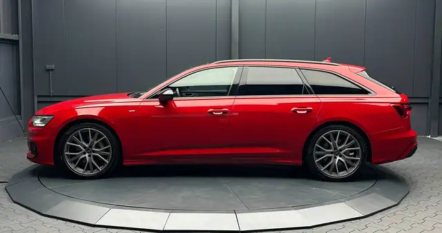 Audi A6 Avant view 2
