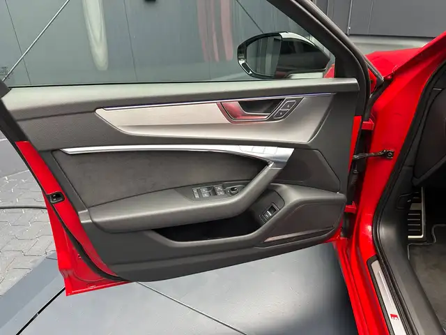 Audi A6 Avant view 14