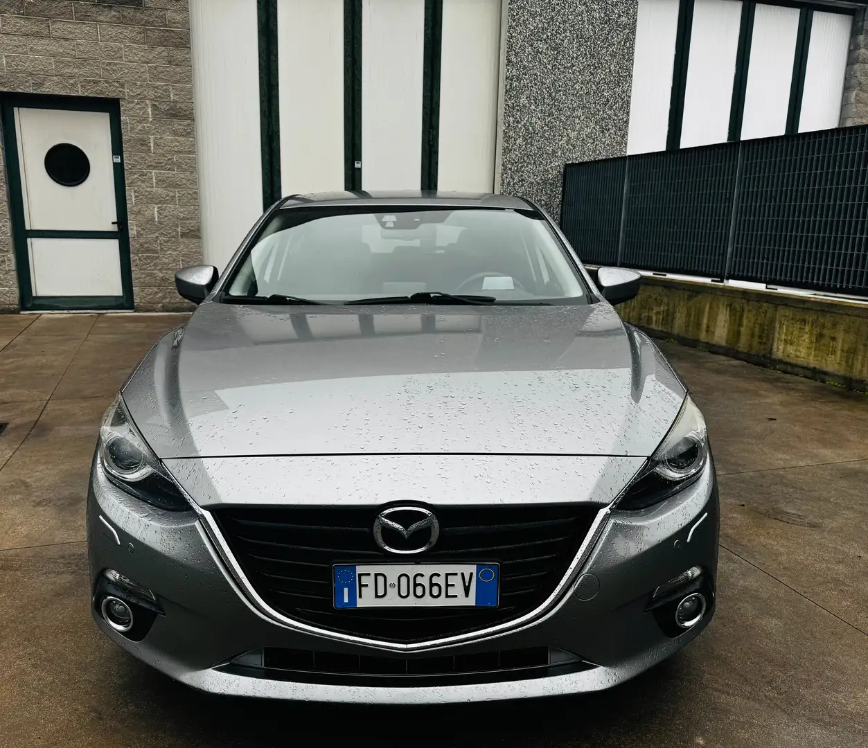 Mazda 3 5p 2.2d Exceed 150cv auto Bose Grau - 2