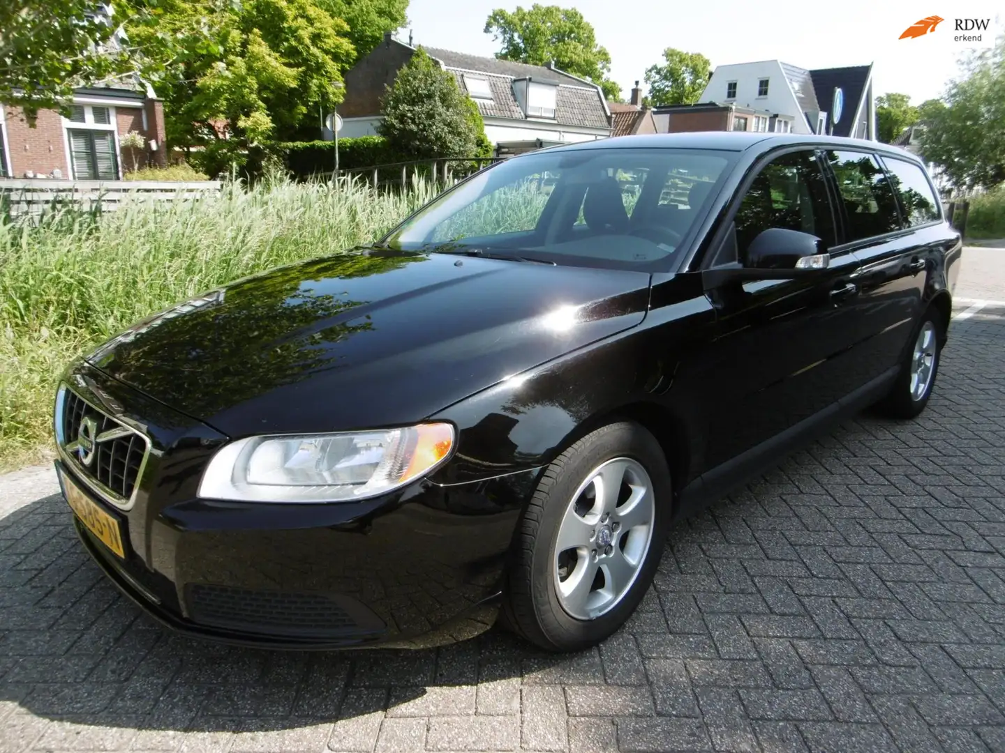 Volvo V70 1.6D 109pk Kinetic Clima Cruise Trekhaak 1300kg 20 Noir - 1