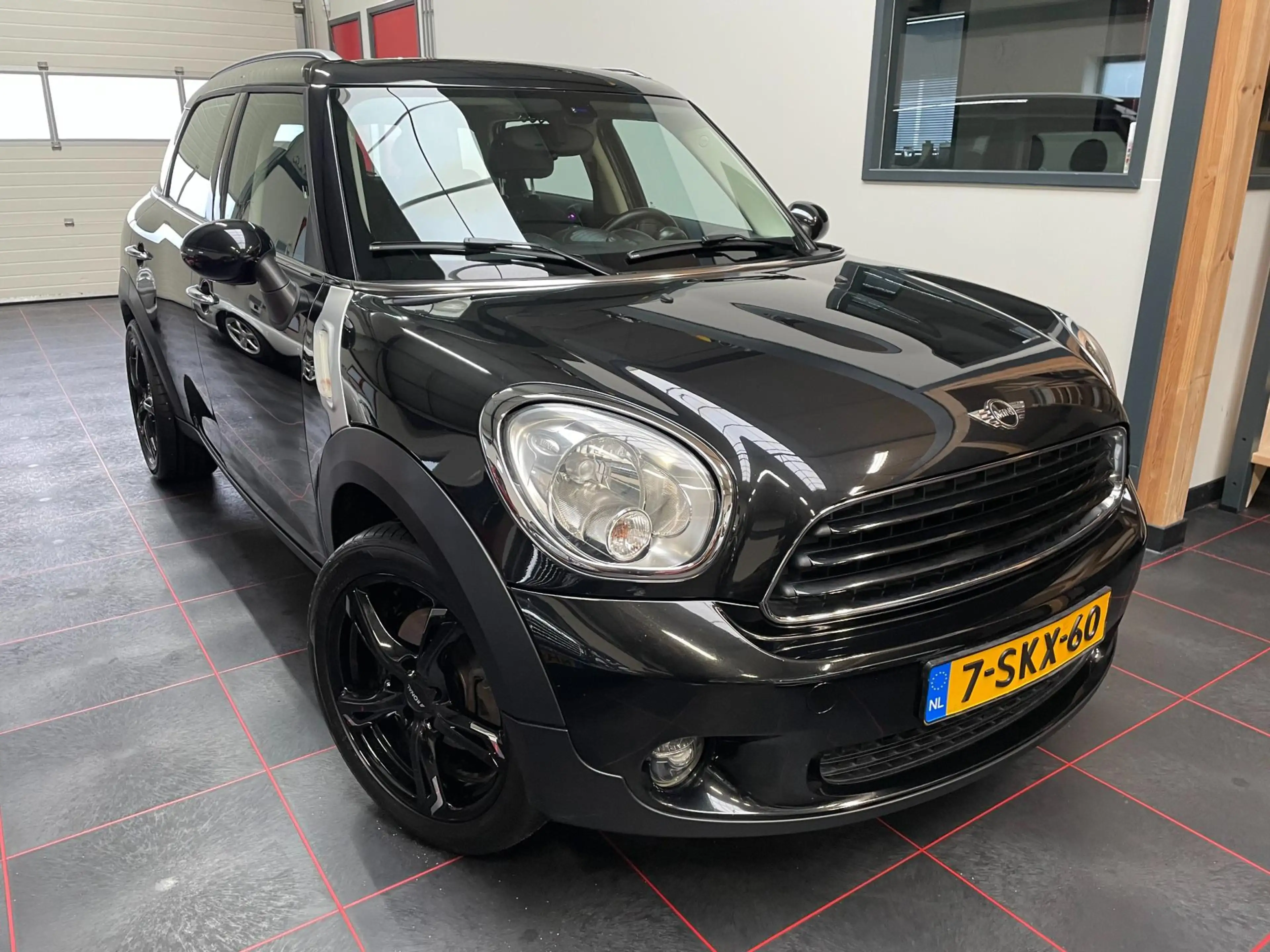 MINI One Countryman Mini 1.6 Holland Street — photo 4