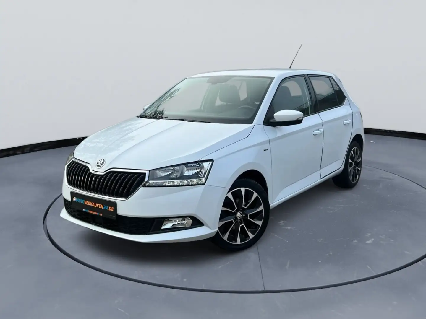 Skoda Fabia Drive125 PDC CLIMATR. CARPLAY SHZ ACC DAB Weiß - 1