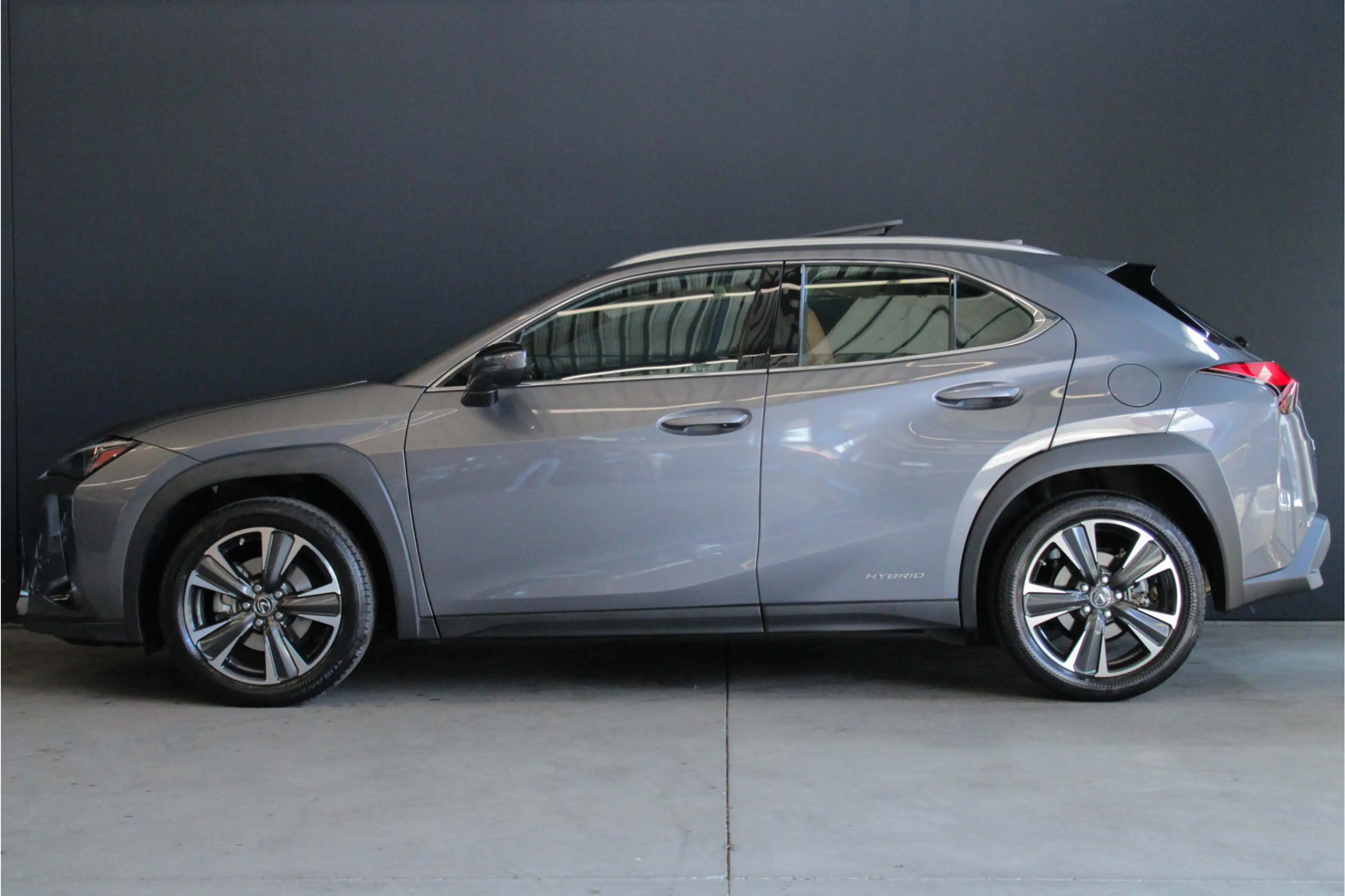 Lexus UX 250h Executive Line |President Pack|360 camera|elek sto — photo 15