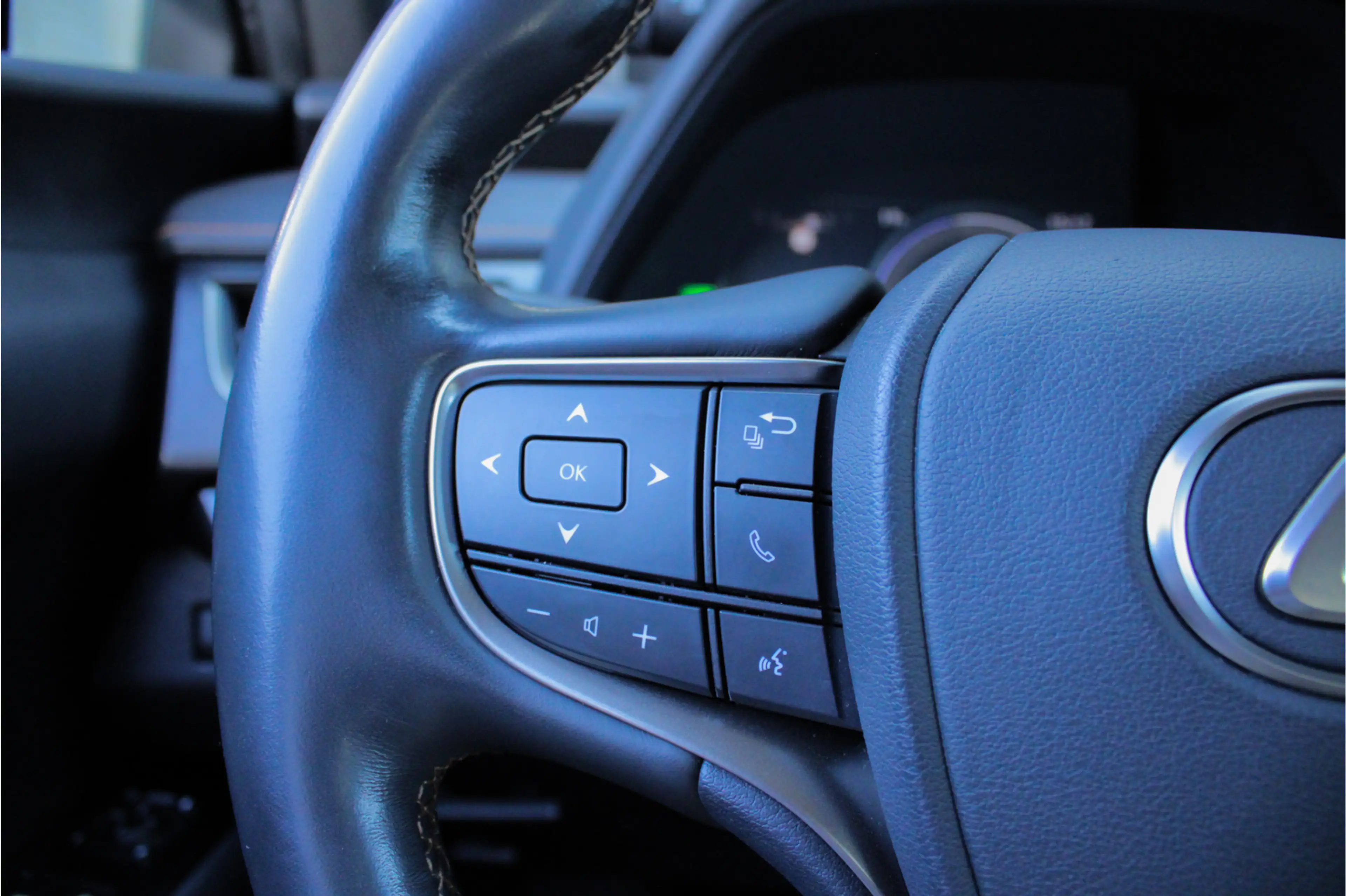 Lexus UX 250h Executive Line |President Pack|360 camera|elek sto — photo 38