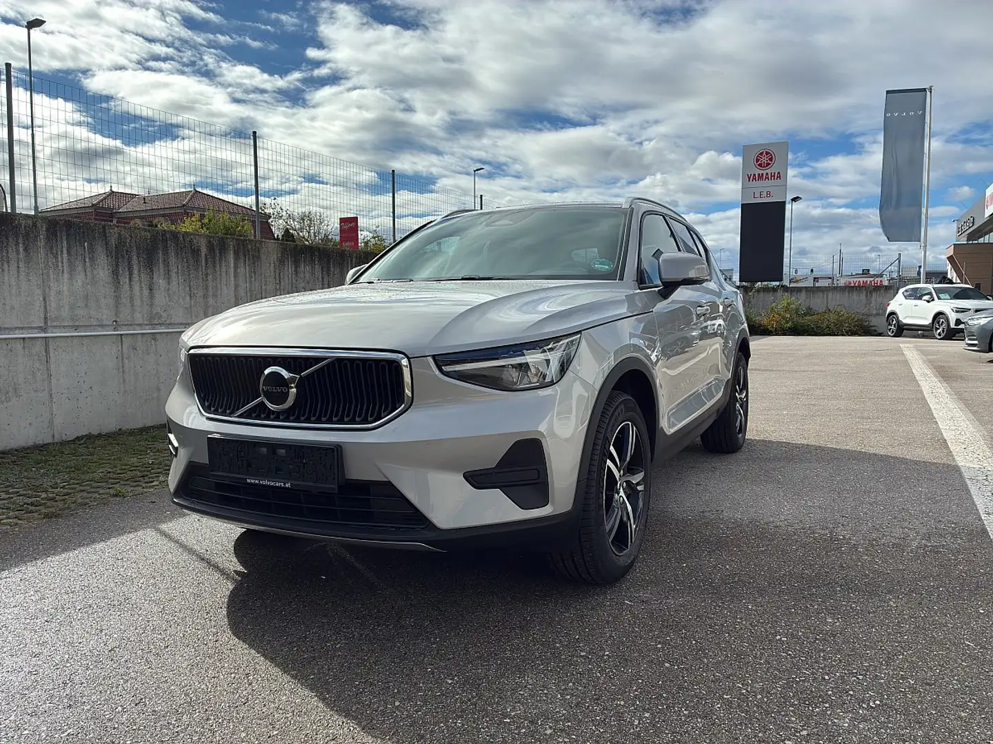 Volvo XC40 B3 Core Aut. Silber - 1