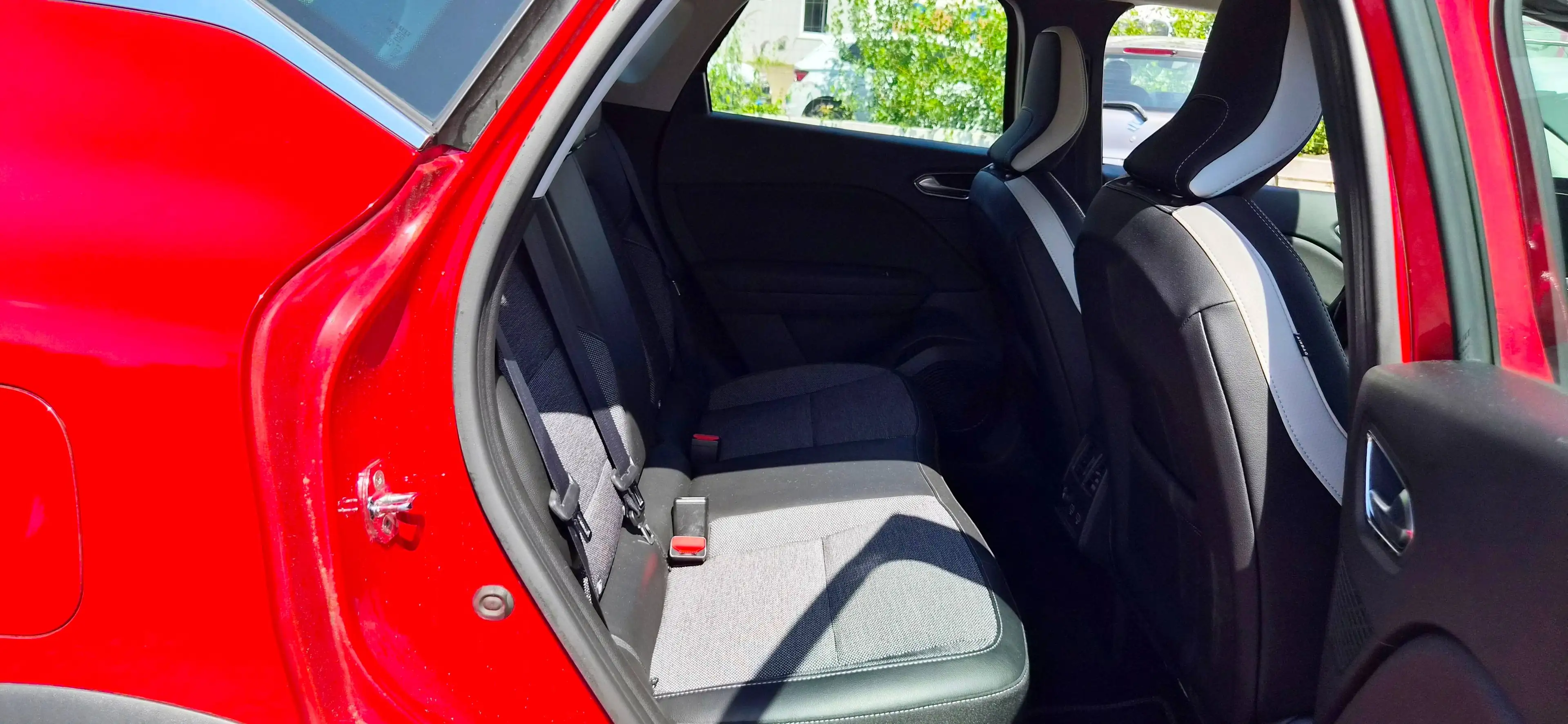 Renault Captur Intens/Automatik/52000km/Park Distanc/Navi/Teilleder/Wartung +Tüv Neu/Finanzierung ab 6,99%/ — photo 13