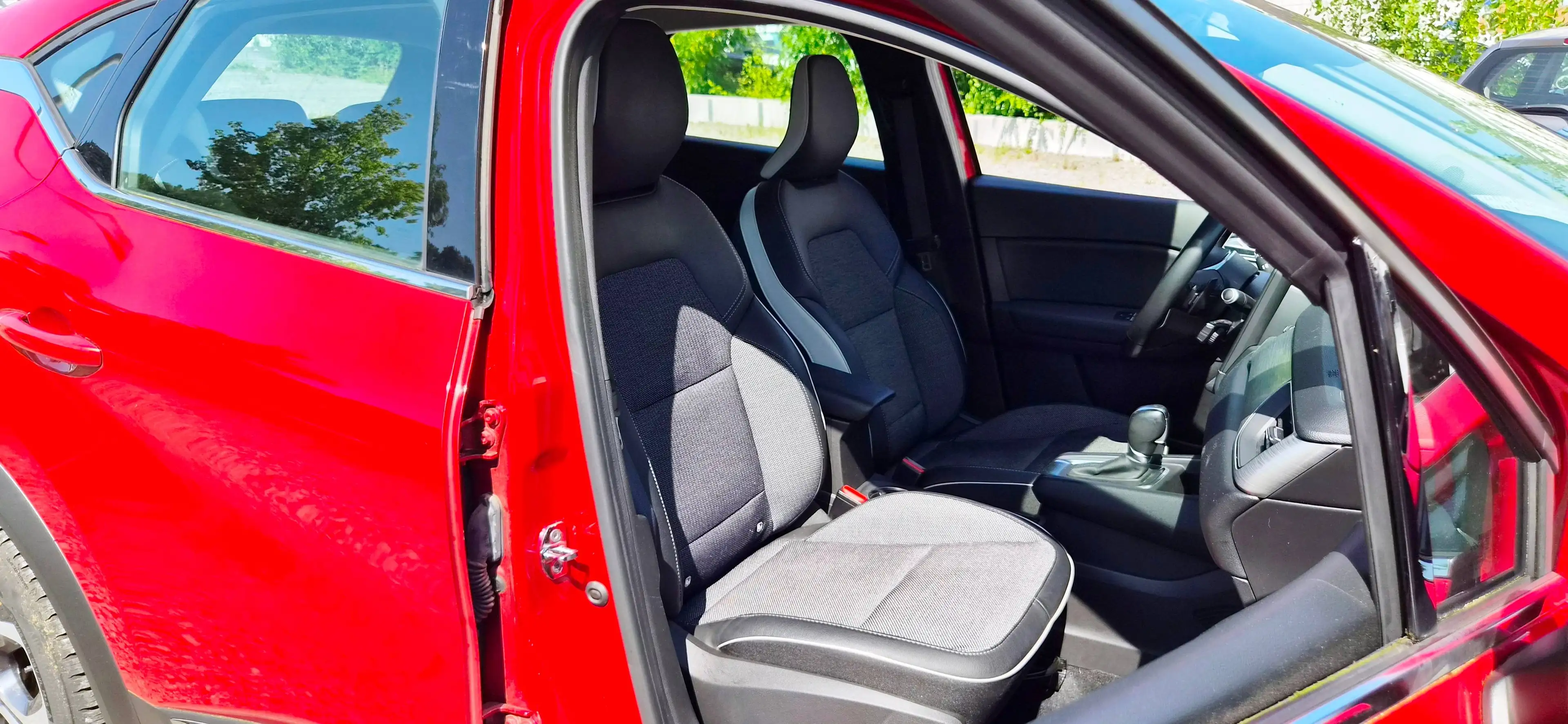 Renault Captur Intens/Automatik/52000km/Park Distanc/Navi/Teilleder/Wartung +Tüv Neu/Finanzierung ab 6,99%/ — photo 12