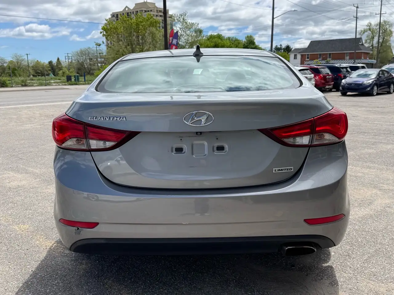 Hyundai ELANTRA снимка Hyundai ELANTRA