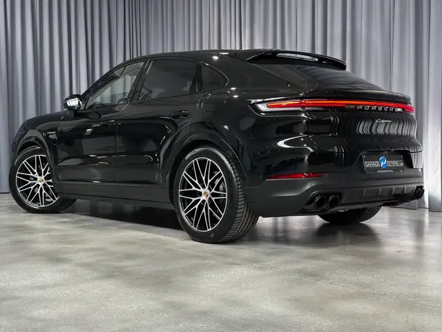 Porsche Cayenne view 9