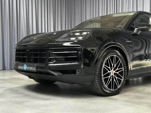 Porsche Cayenne view 6