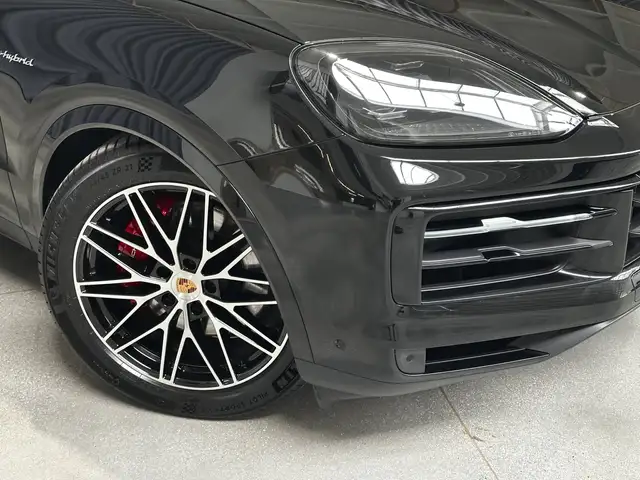Porsche Cayenne view 7