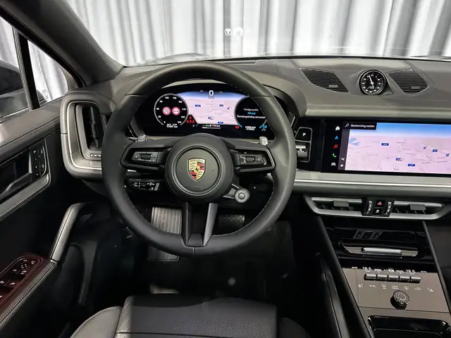 Porsche Cayenne view 17
