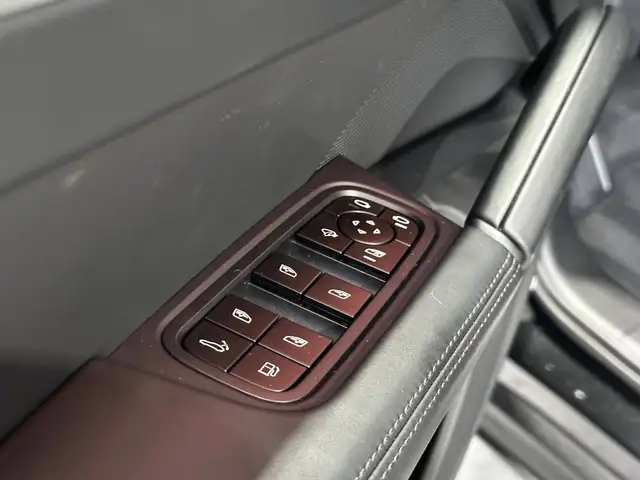 Porsche Cayenne view 24