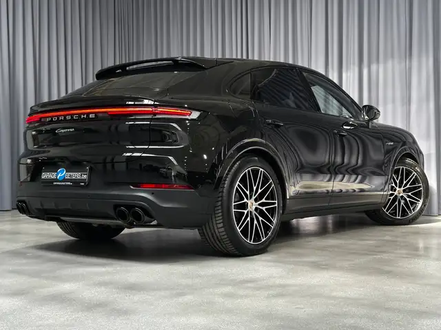 Porsche Cayenne view 3