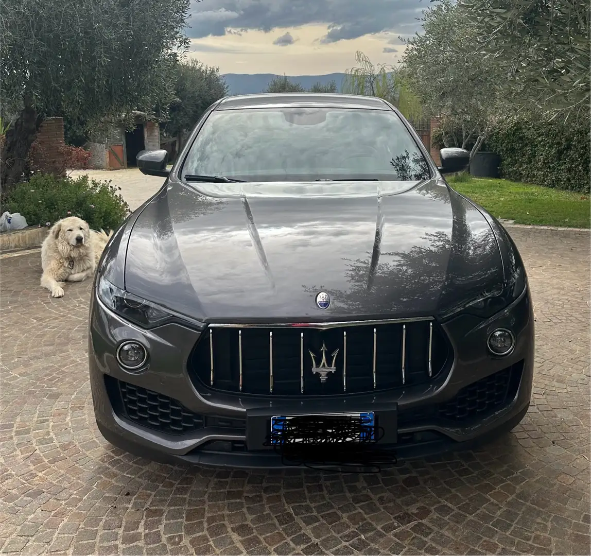 Maserati Levante 3.0 V6 275cv auto Grigio - 1