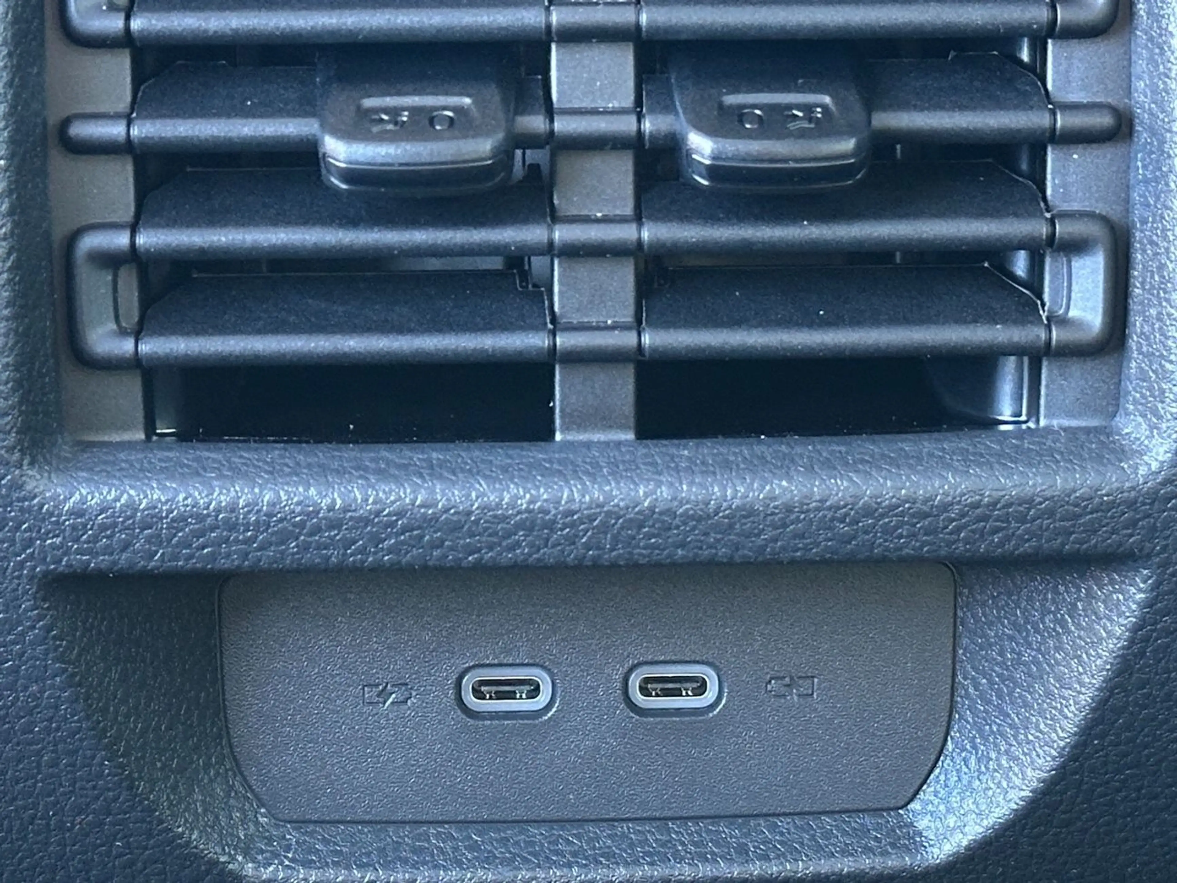 Ford Tourneo Connect L2 Active *AHK*Navi*7Sitze* — photo 13
