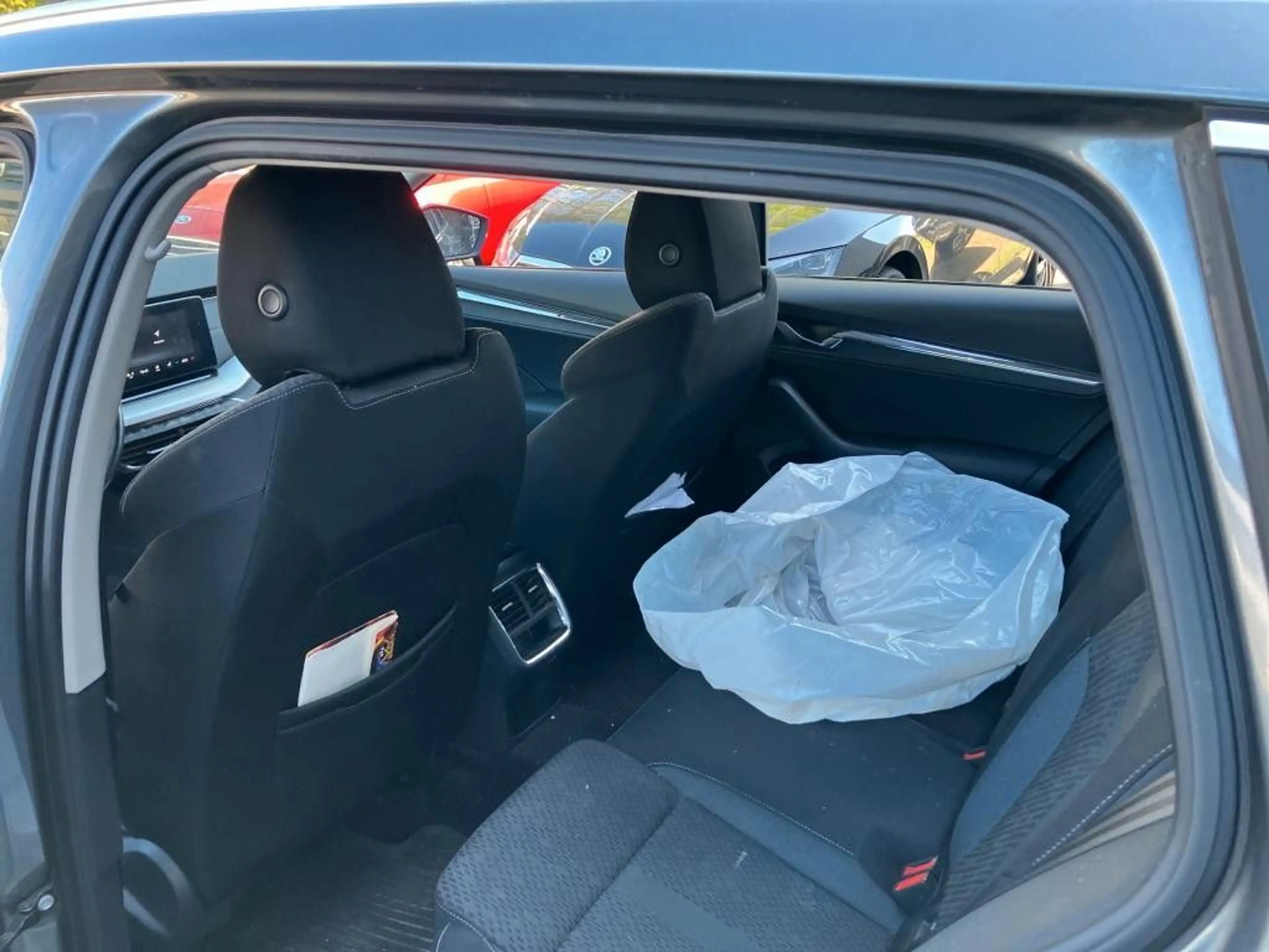 Skoda Octavia Combi Style 2.0TDI DSG Navi AHK SHZ LED — photo 6