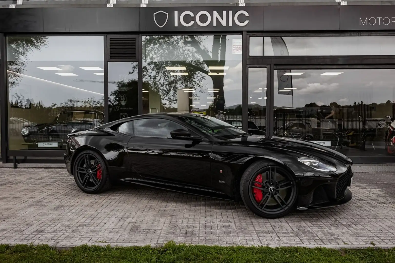 Aston Martin DBS Superleggera Negru - 1