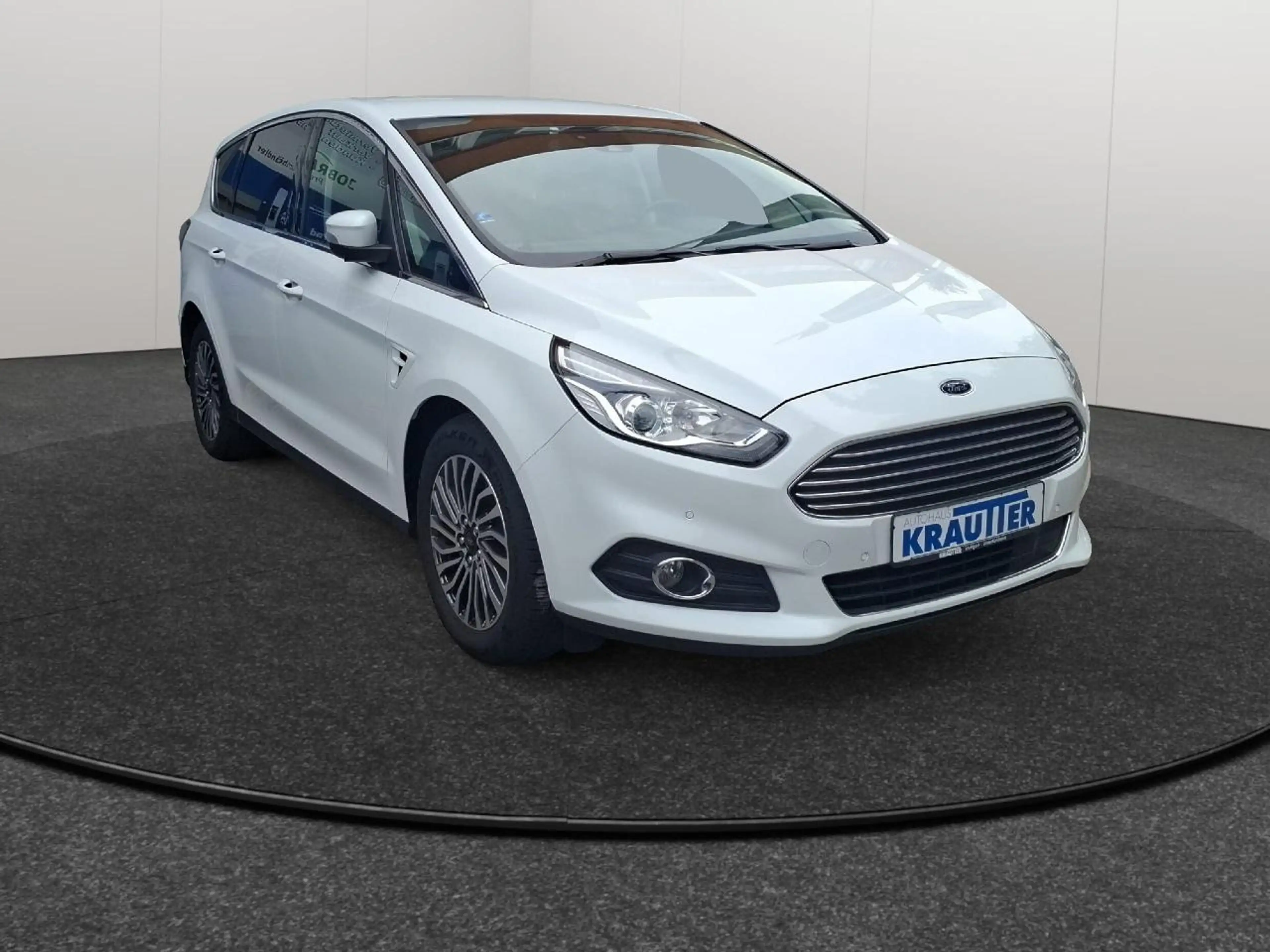 Ford S-Max Titanium — photo 8