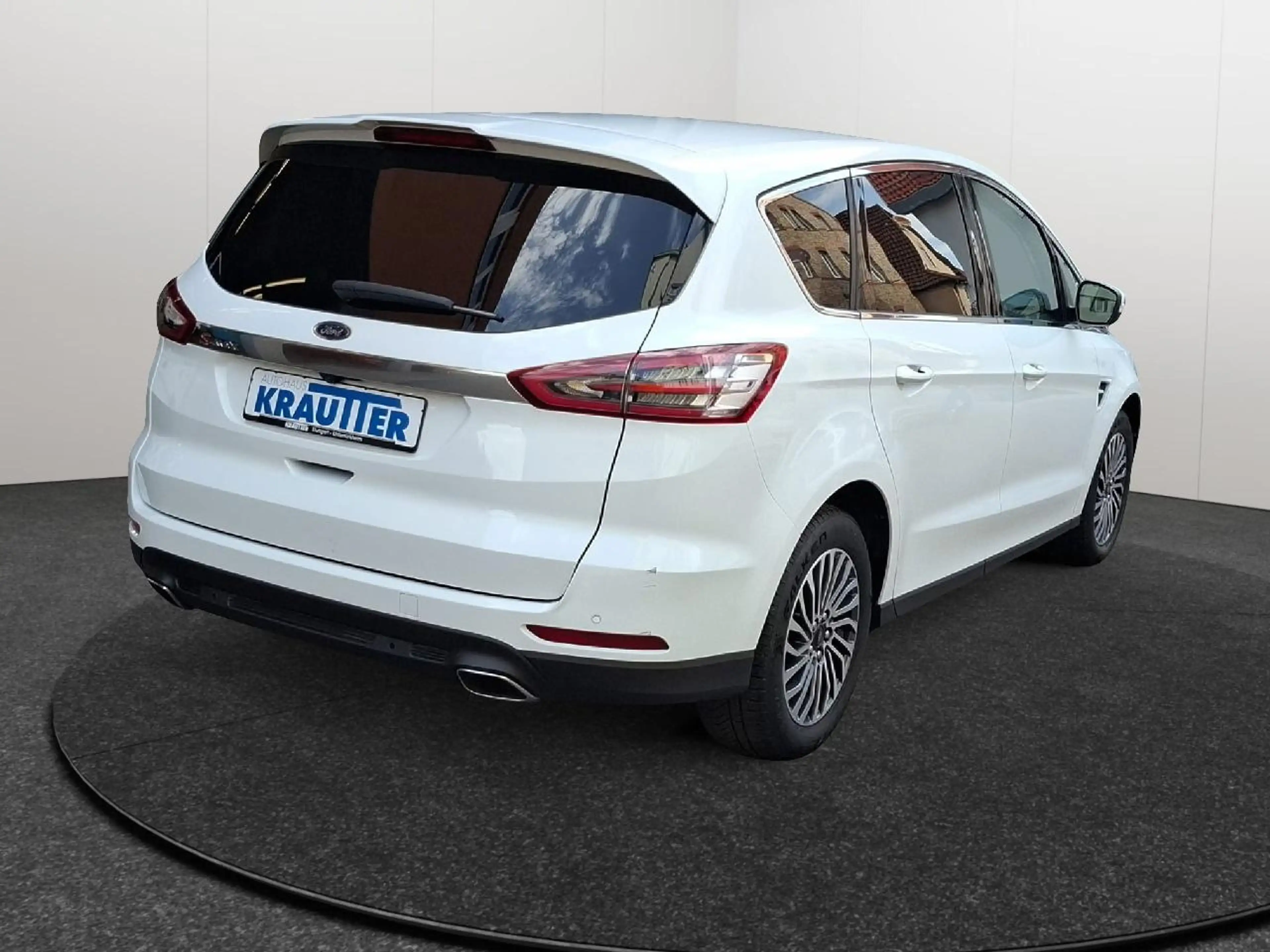 Ford S-Max Titanium — photo 6