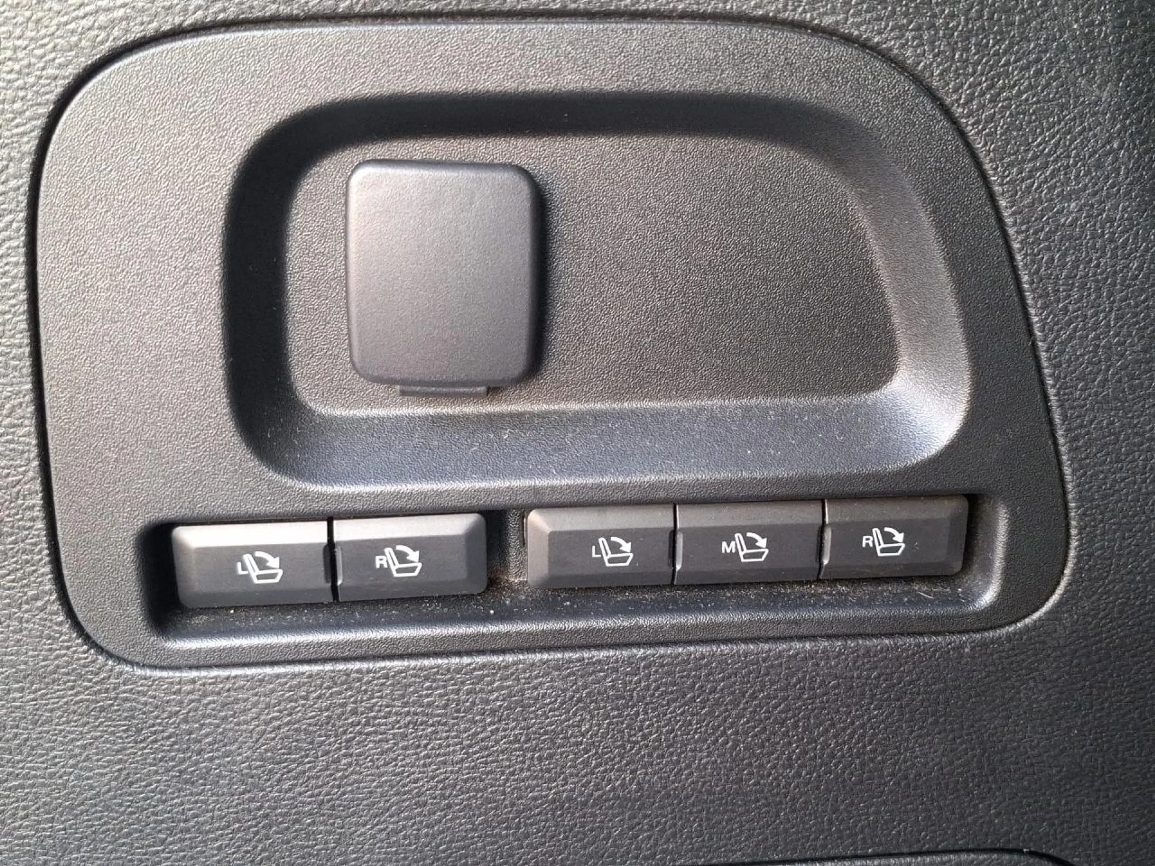 Ford S-Max Titanium — photo 15