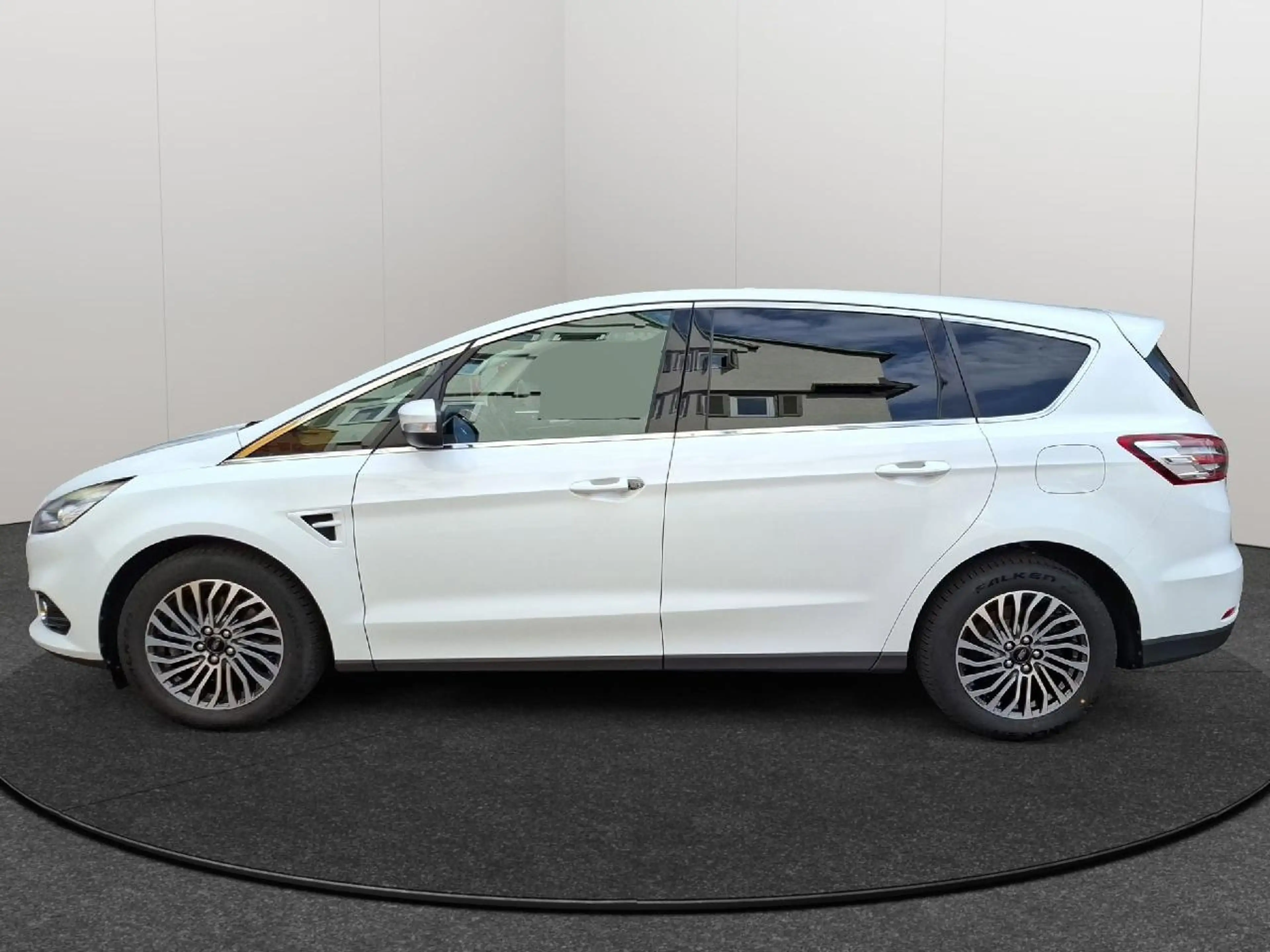 Ford S-Max Titanium — photo 3