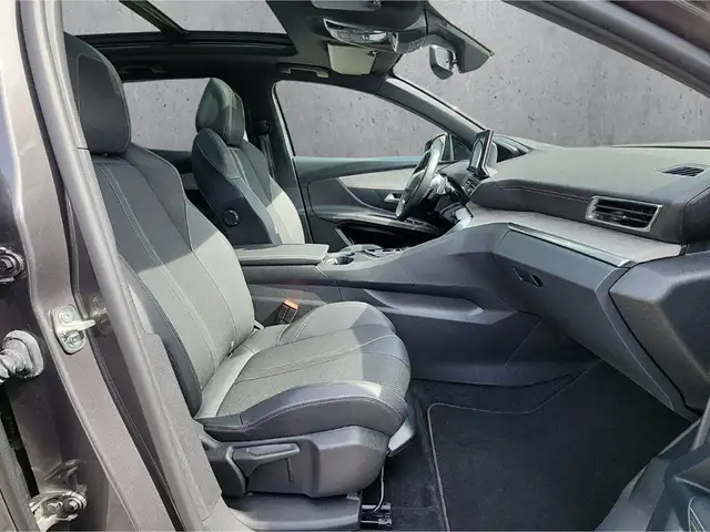 Peugeot 3008 view 13