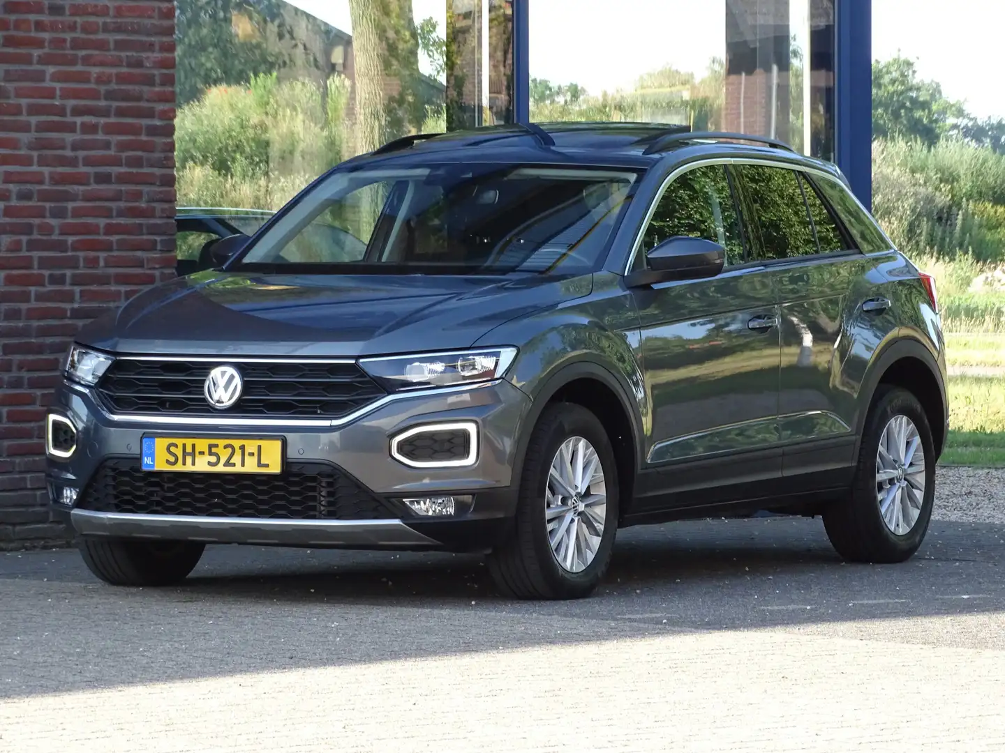 Volkswagen T-Roc 1.5 TSI Style TREKHAAK OPEN DAK Gris - 1