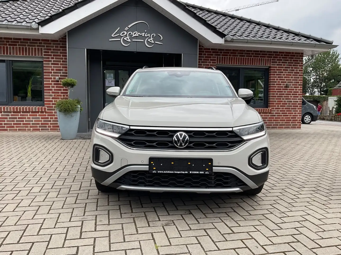 Volkswagen T-Roc 1.5 TSI DSG Life,AHK,Navi,LED,GJR - 2