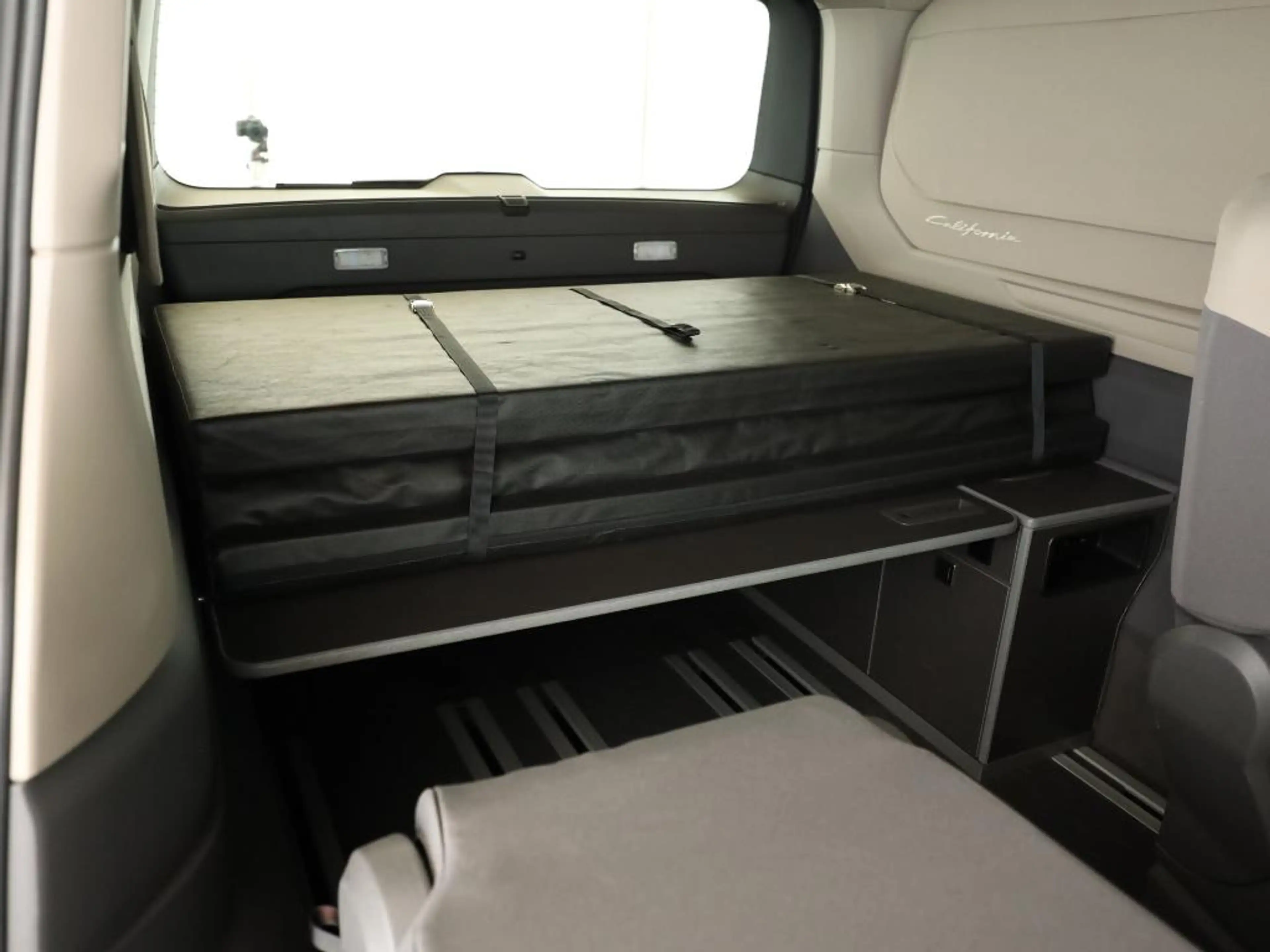 Volkswagen T7 California Beach Tour eHybrid 4Motion AHK Anschlussgarantie — photo 6