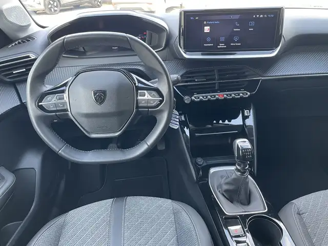 Peugeot 208 view 9