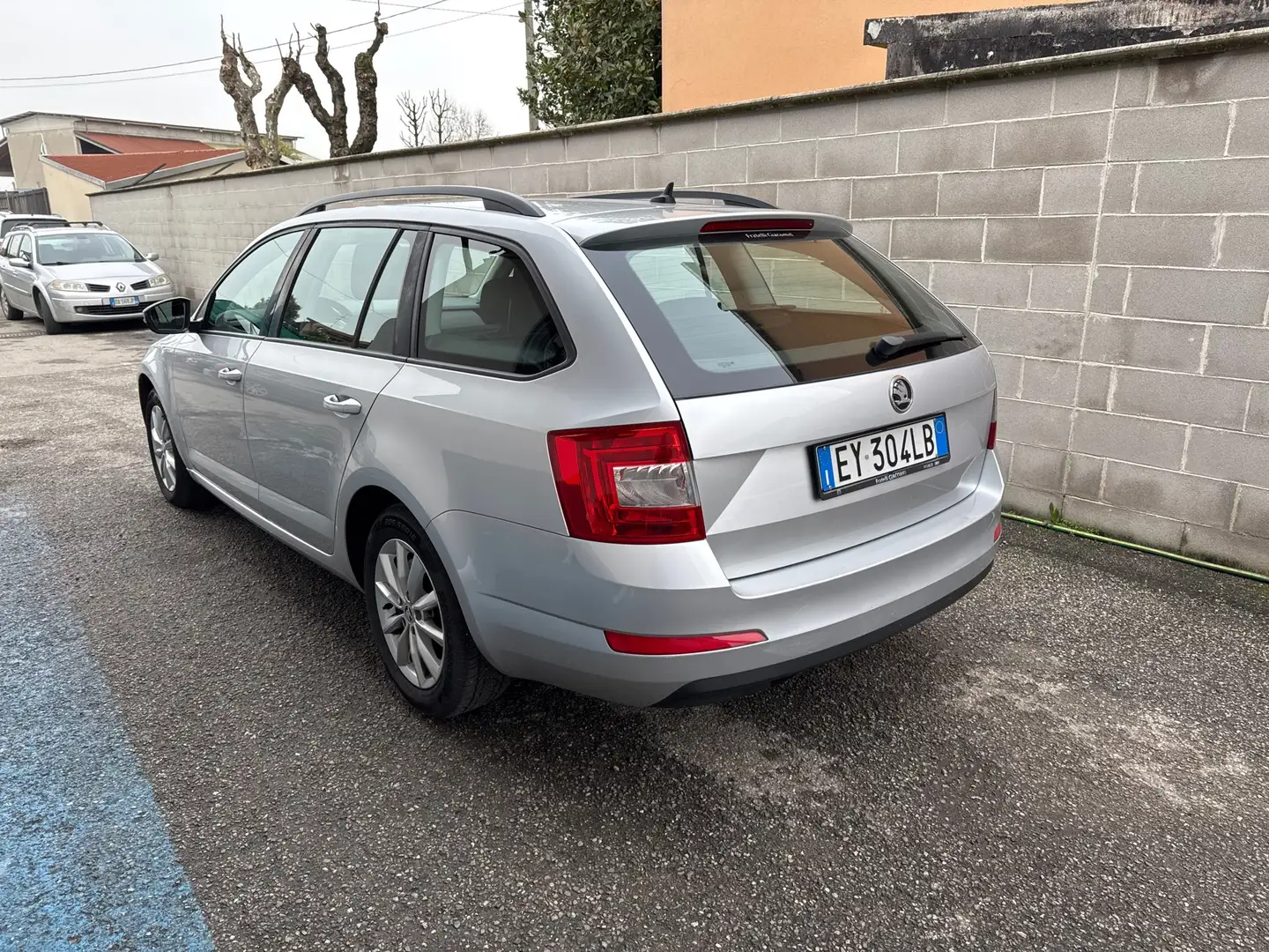 Skoda Octavia Octavia Wagon 2.0 tdi cr Executive 150cv Zilver - 2