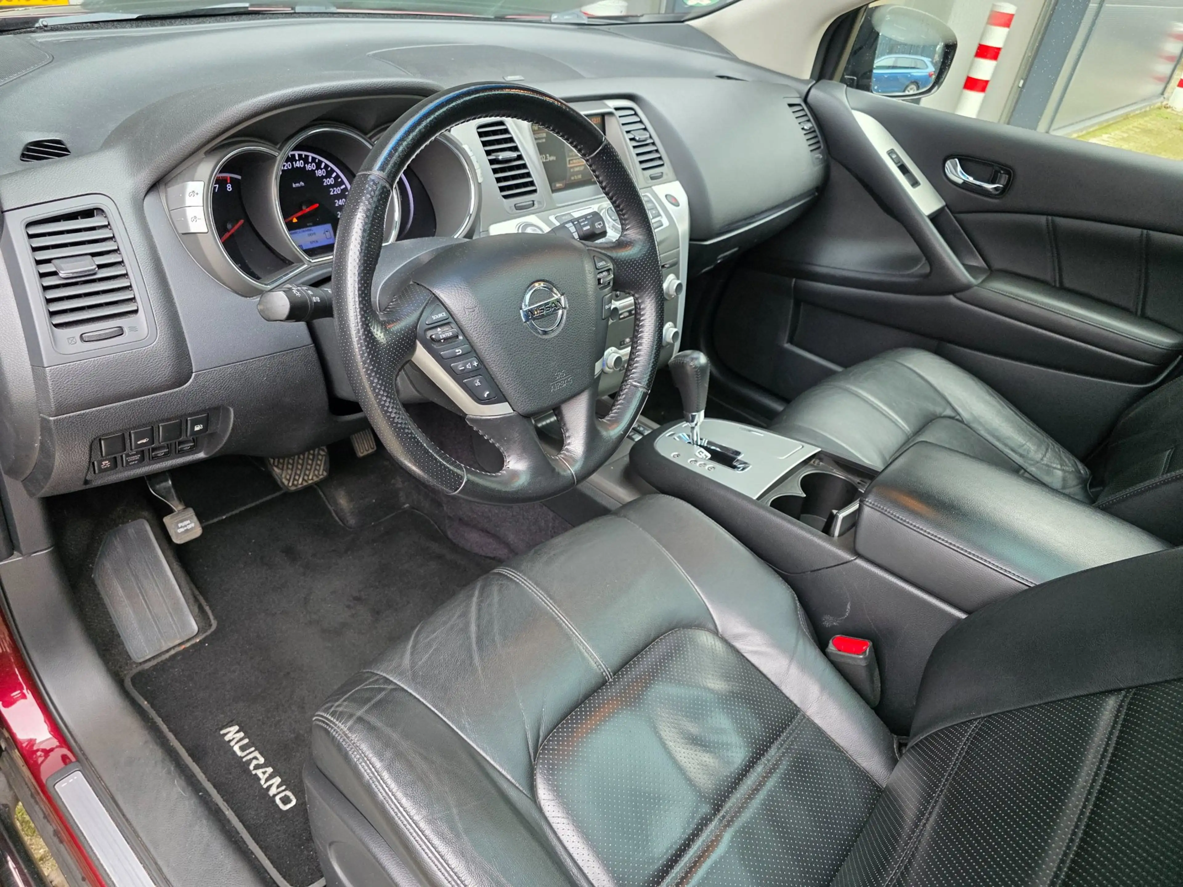 Nissan Murano 3.5 V6 / PANO / LEDER / CLIMATE / CAMERA / KEYLESS — photo 27