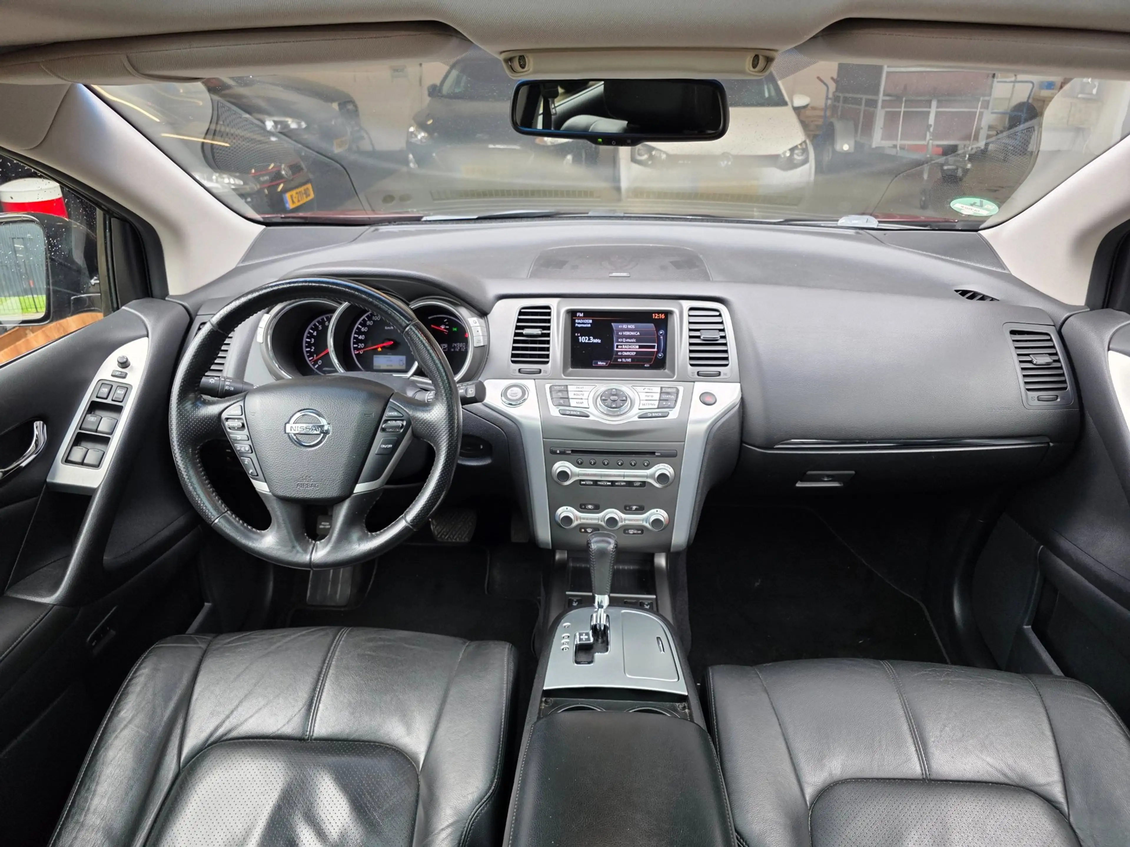 Nissan Murano 3.5 V6 / PANO / LEDER / CLIMATE / CAMERA / KEYLESS — photo 41