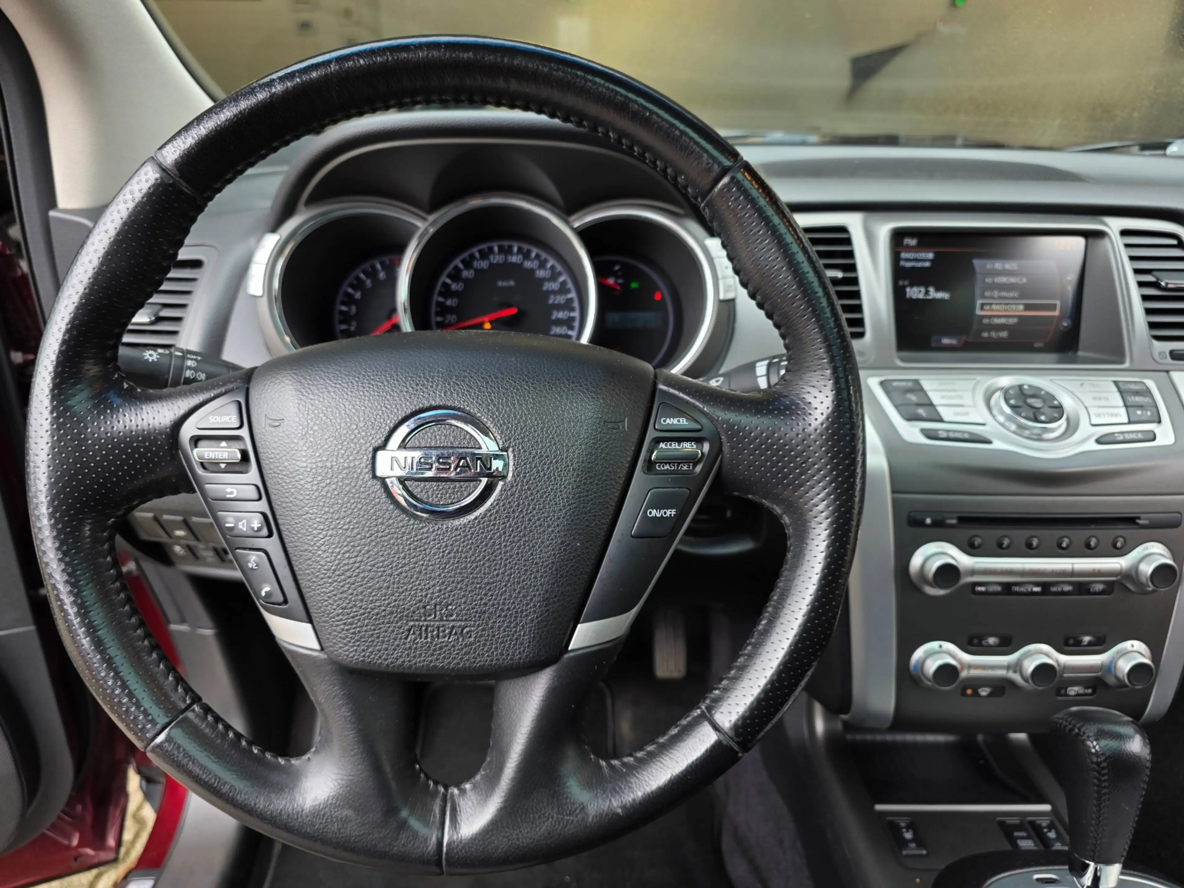 Nissan Murano 3.5 V6 / PANO / LEDER / CLIMATE / CAMERA / KEYLESS — photo 46