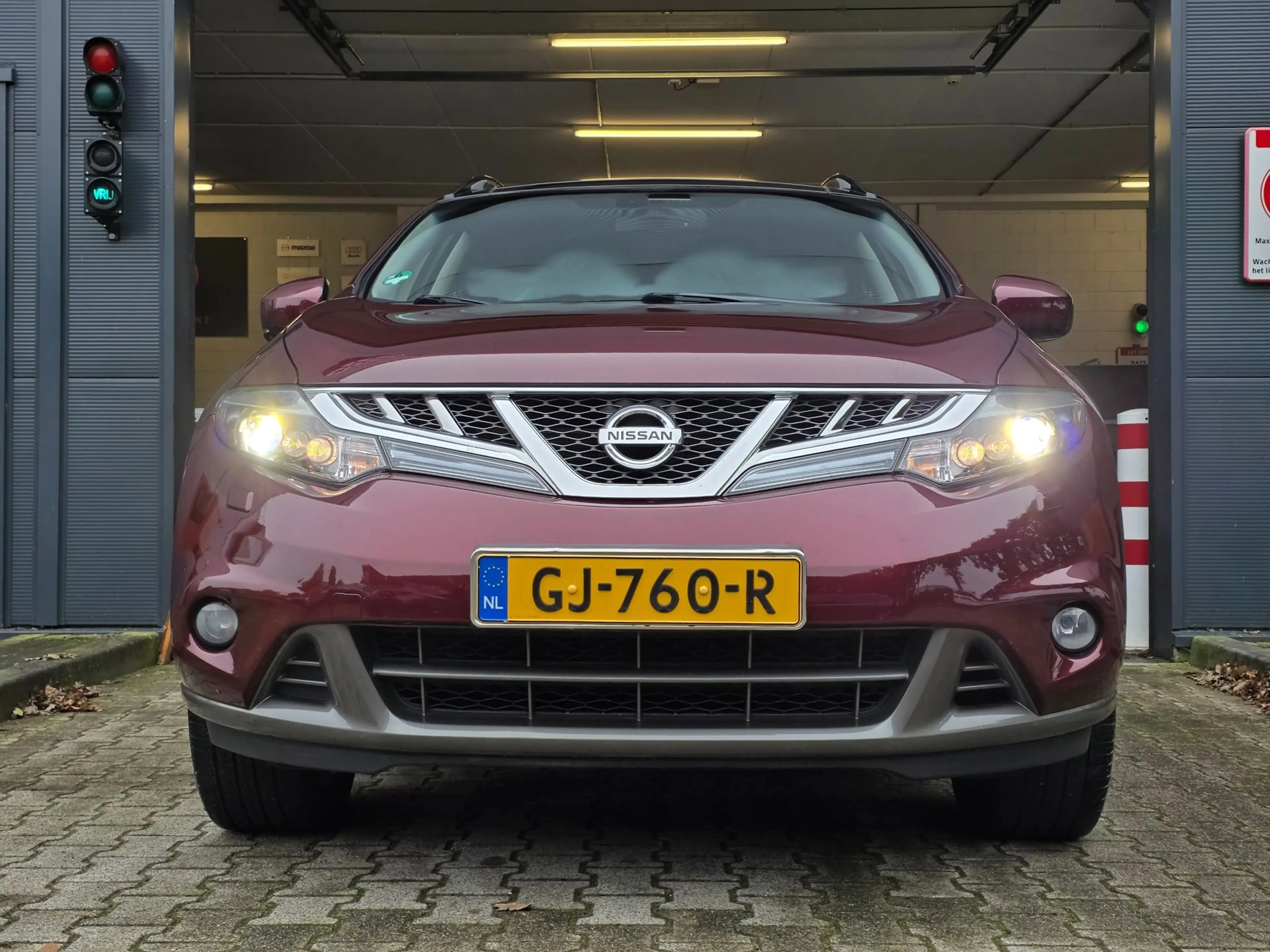 Nissan Murano 3.5 V6 / PANO / LEDER / CLIMATE / CAMERA / KEYLESS — photo 2