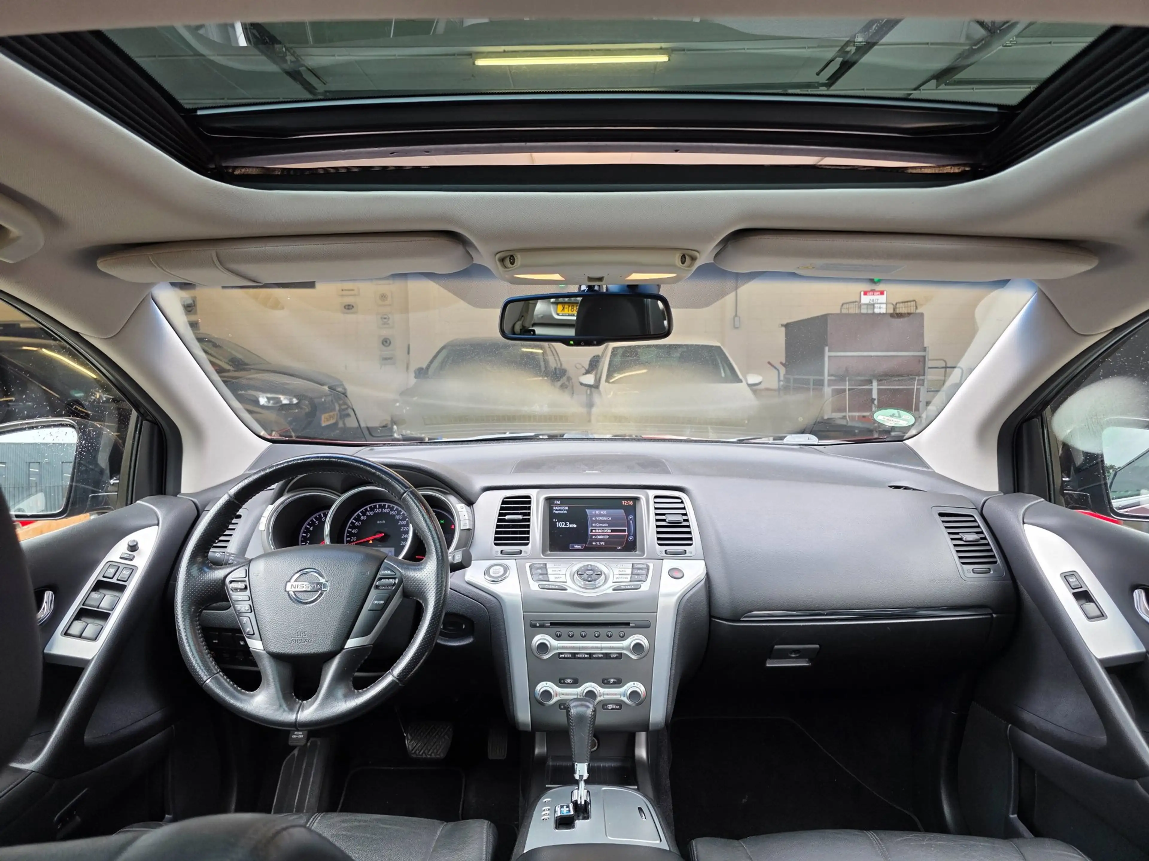 Nissan Murano 3.5 V6 / PANO / LEDER / CLIMATE / CAMERA / KEYLESS — photo 39