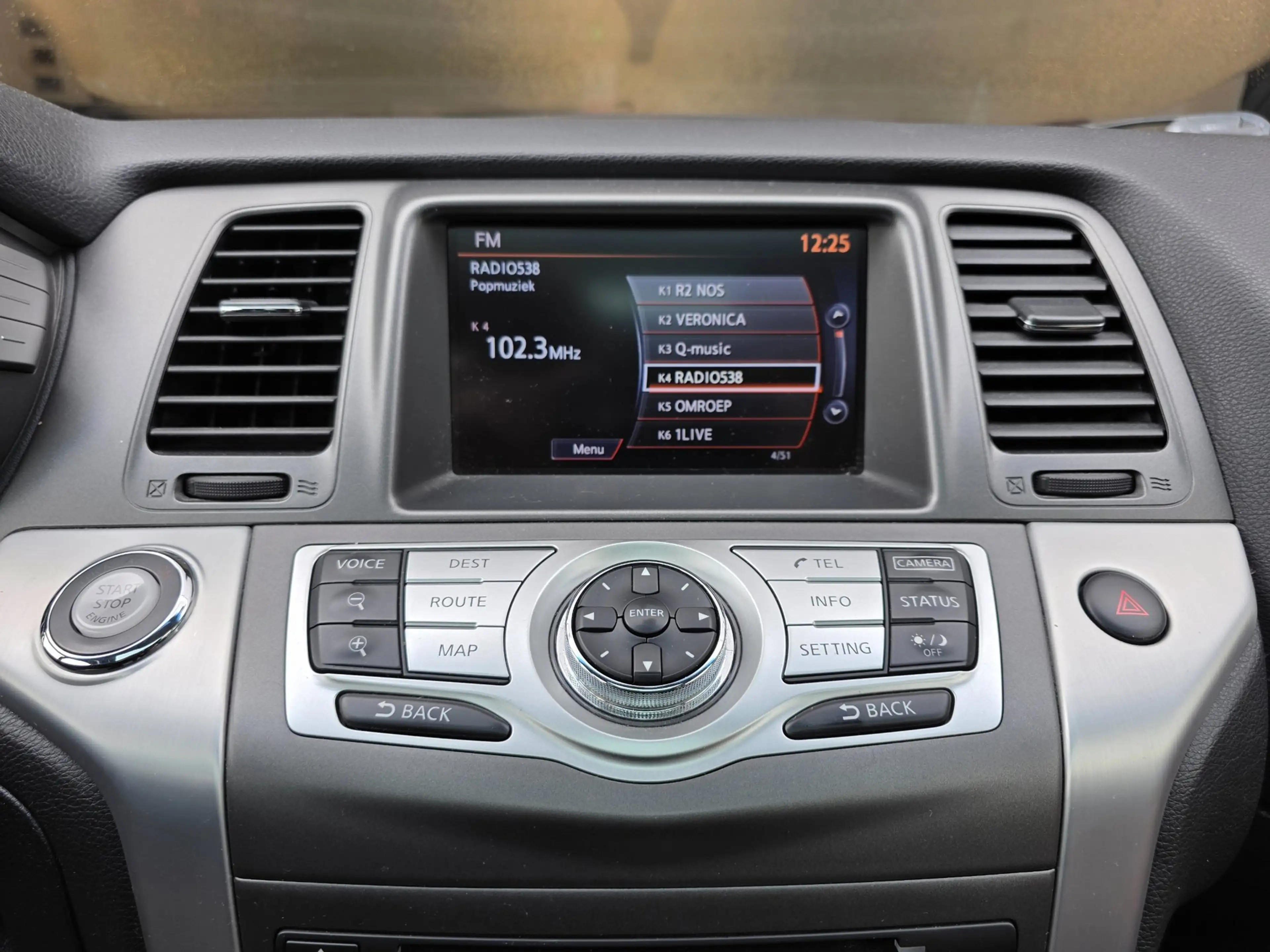 Nissan Murano 3.5 V6 / PANO / LEDER / CLIMATE / CAMERA / KEYLESS — photo 50