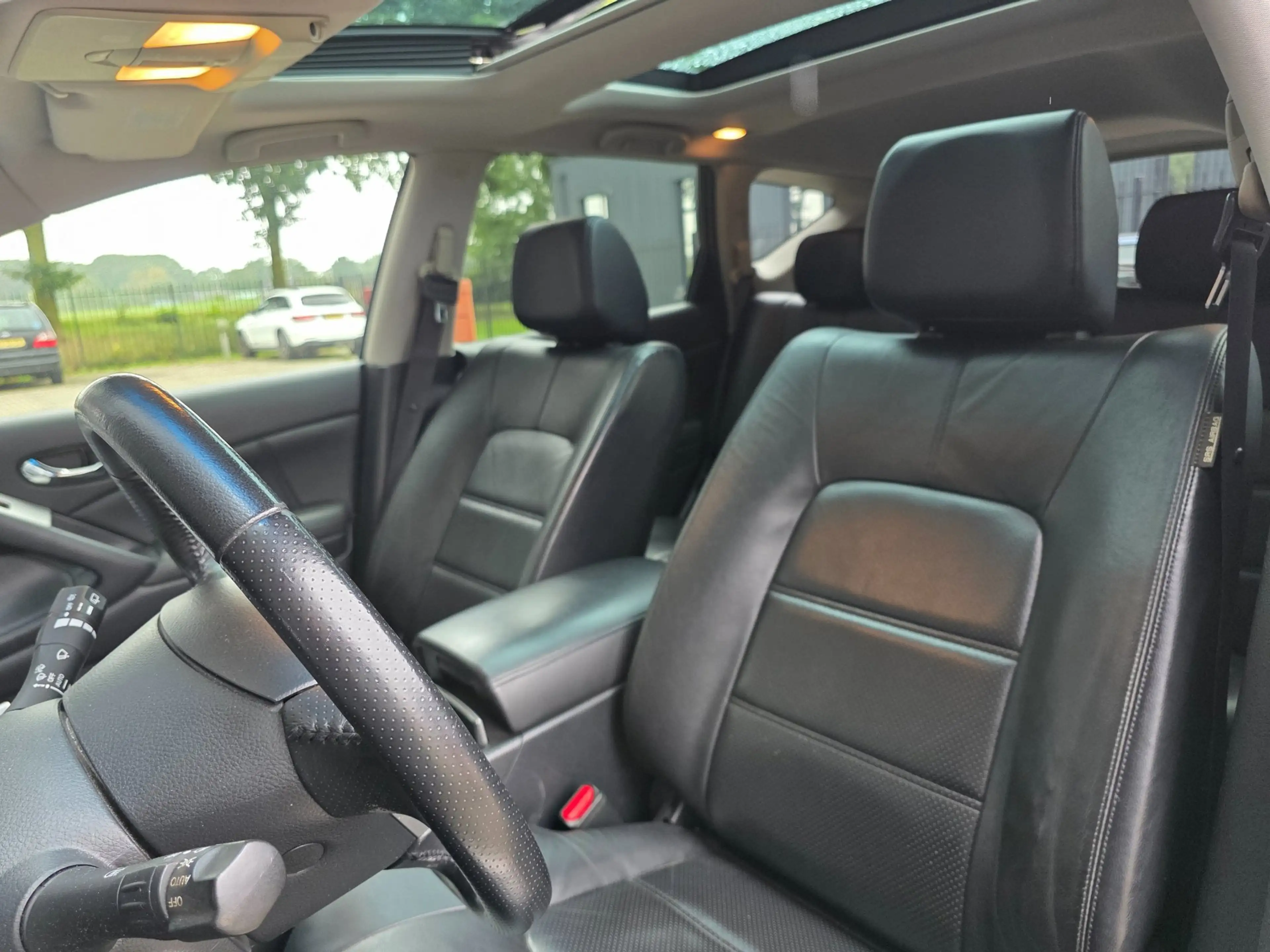 Nissan Murano 3.5 V6 / PANO / LEDER / CLIMATE / CAMERA / KEYLESS — photo 21