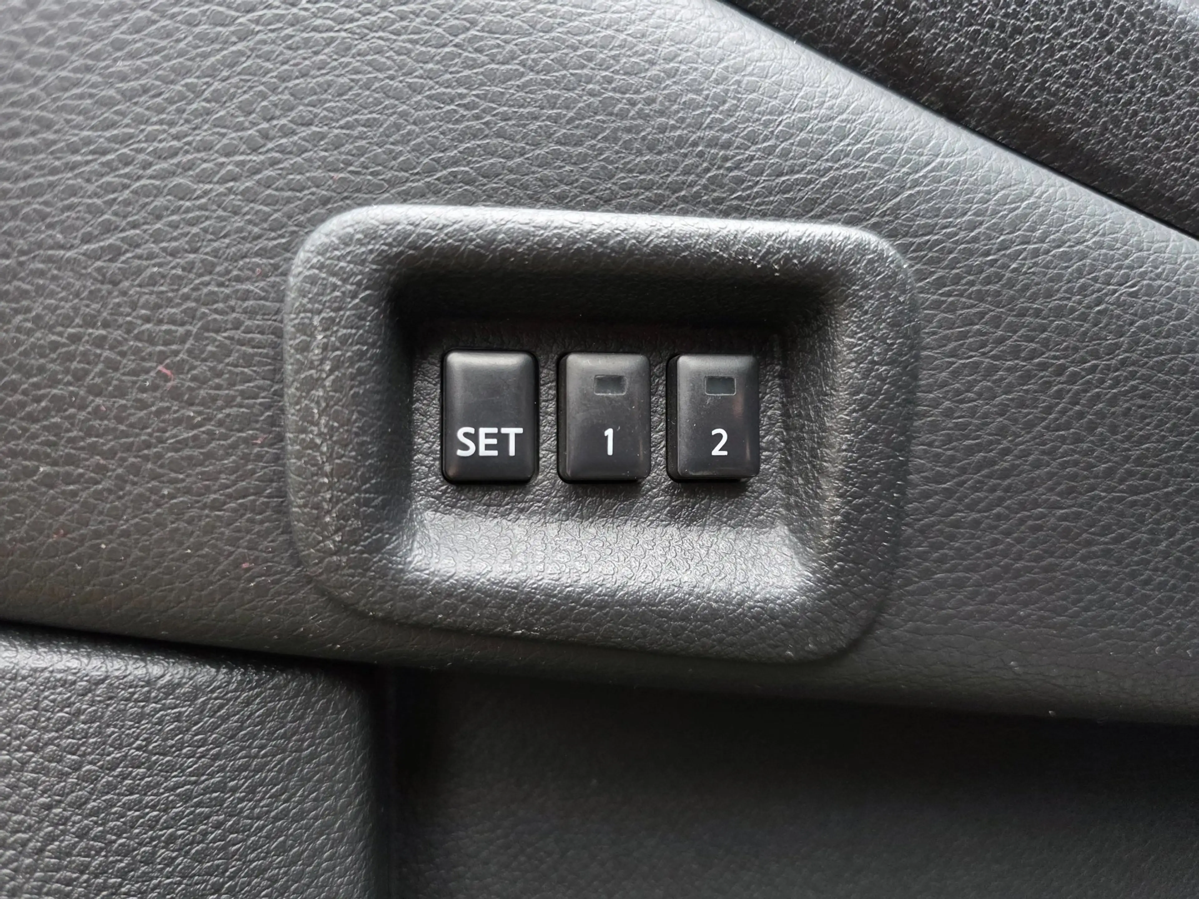 Nissan Murano 3.5 V6 / PANO / LEDER / CLIMATE / CAMERA / KEYLESS — photo 26