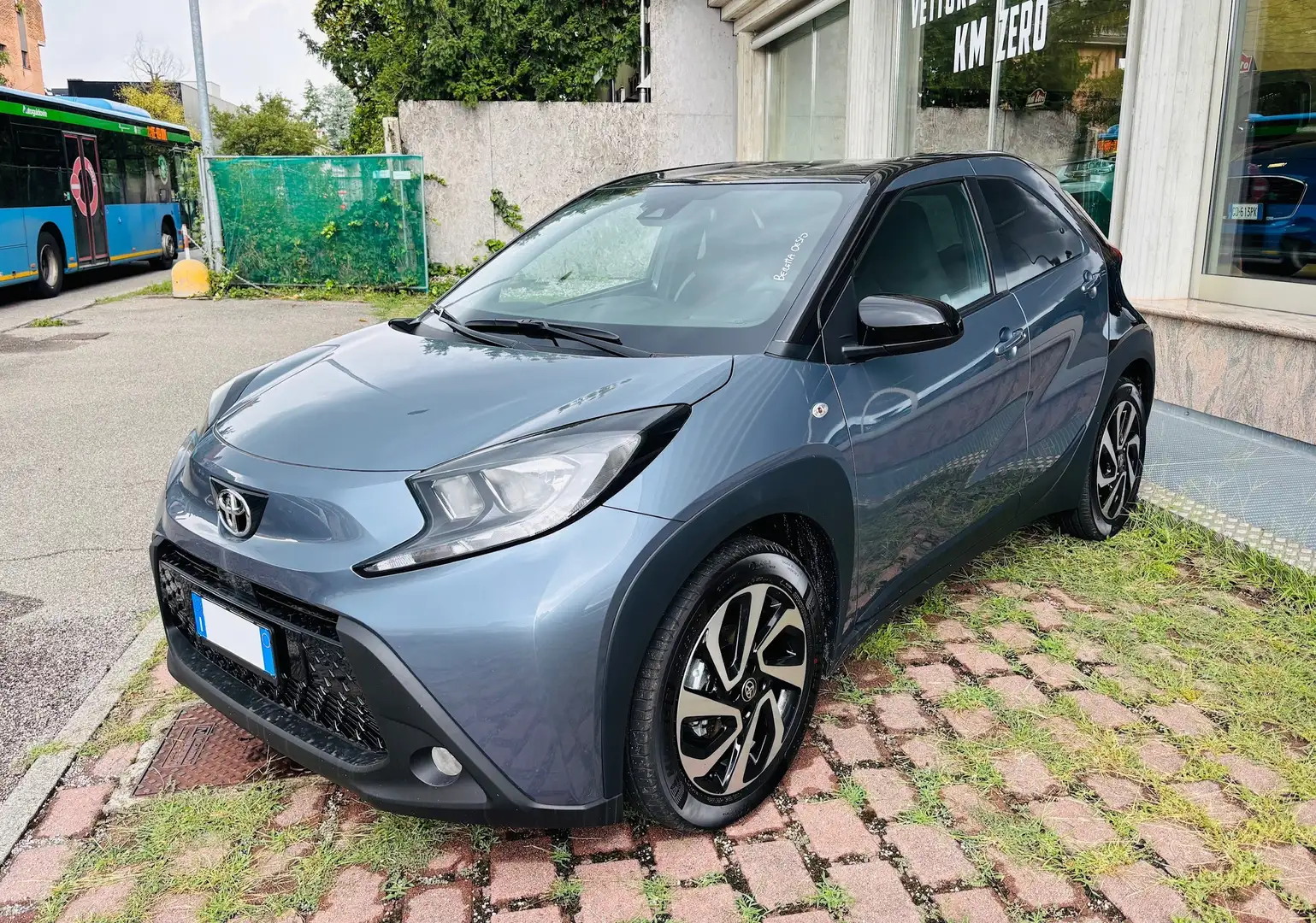 Toyota Aygo X TREND 1.0 BZ. 72CV Gris - 1