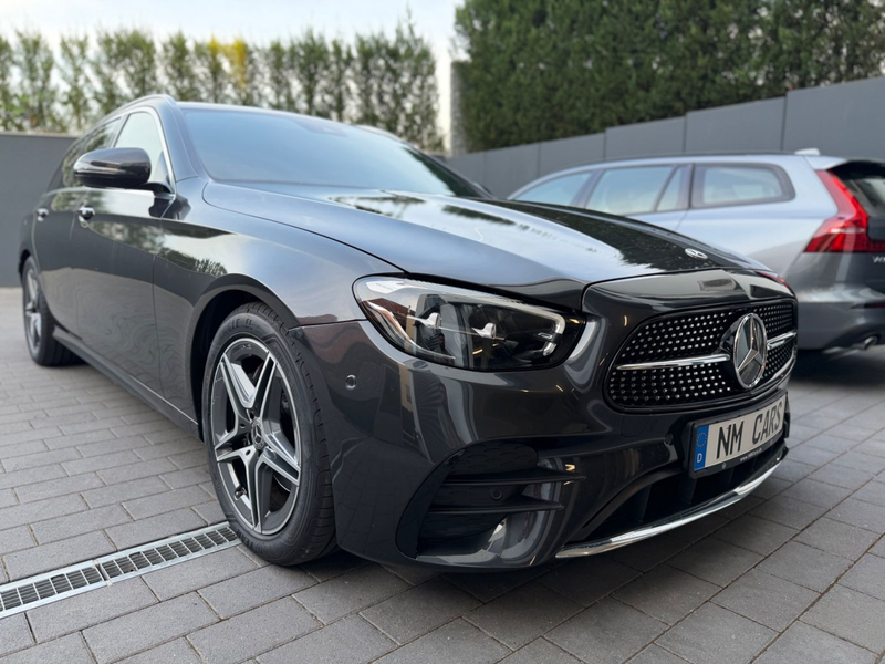 Mercedes-Benz E 220 d T/AMG-LINE/LED/KAMERA/