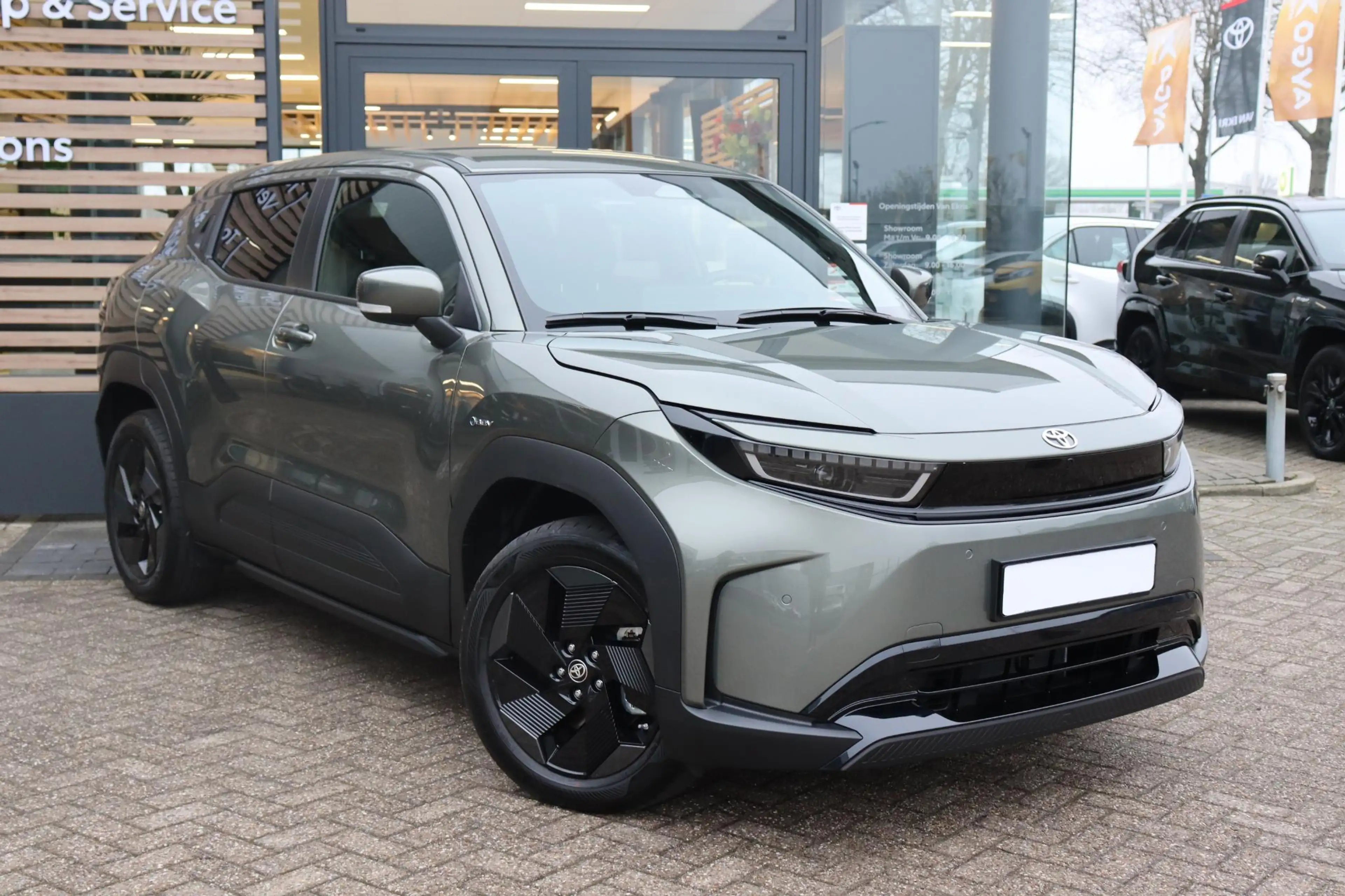 Toyota Urban Cruiser Dynamic 61 kWh , Nieuw en direct leverbaar met €1. — photo 13